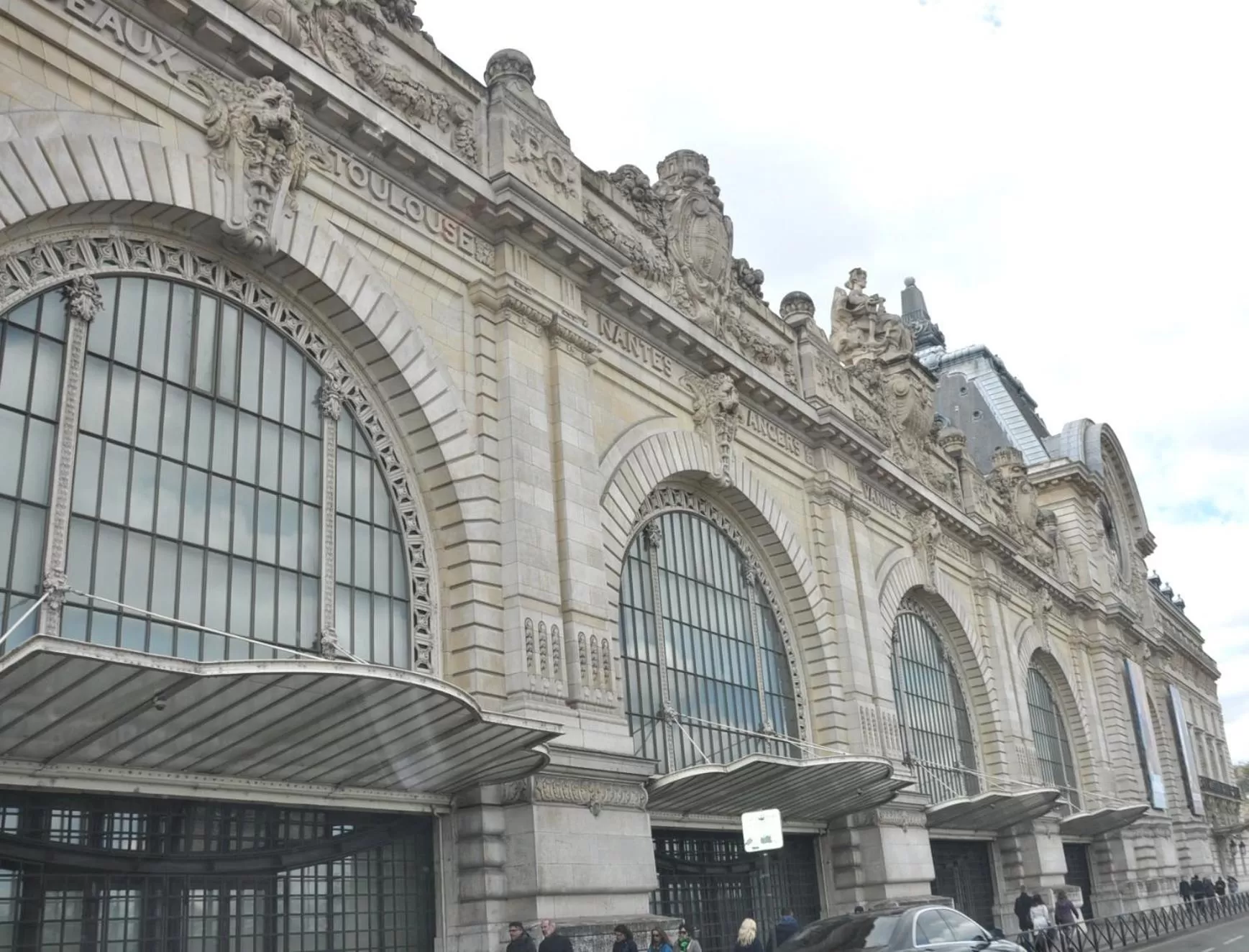 Off site in Beatrice et Emmanuel Meublé Eiffel