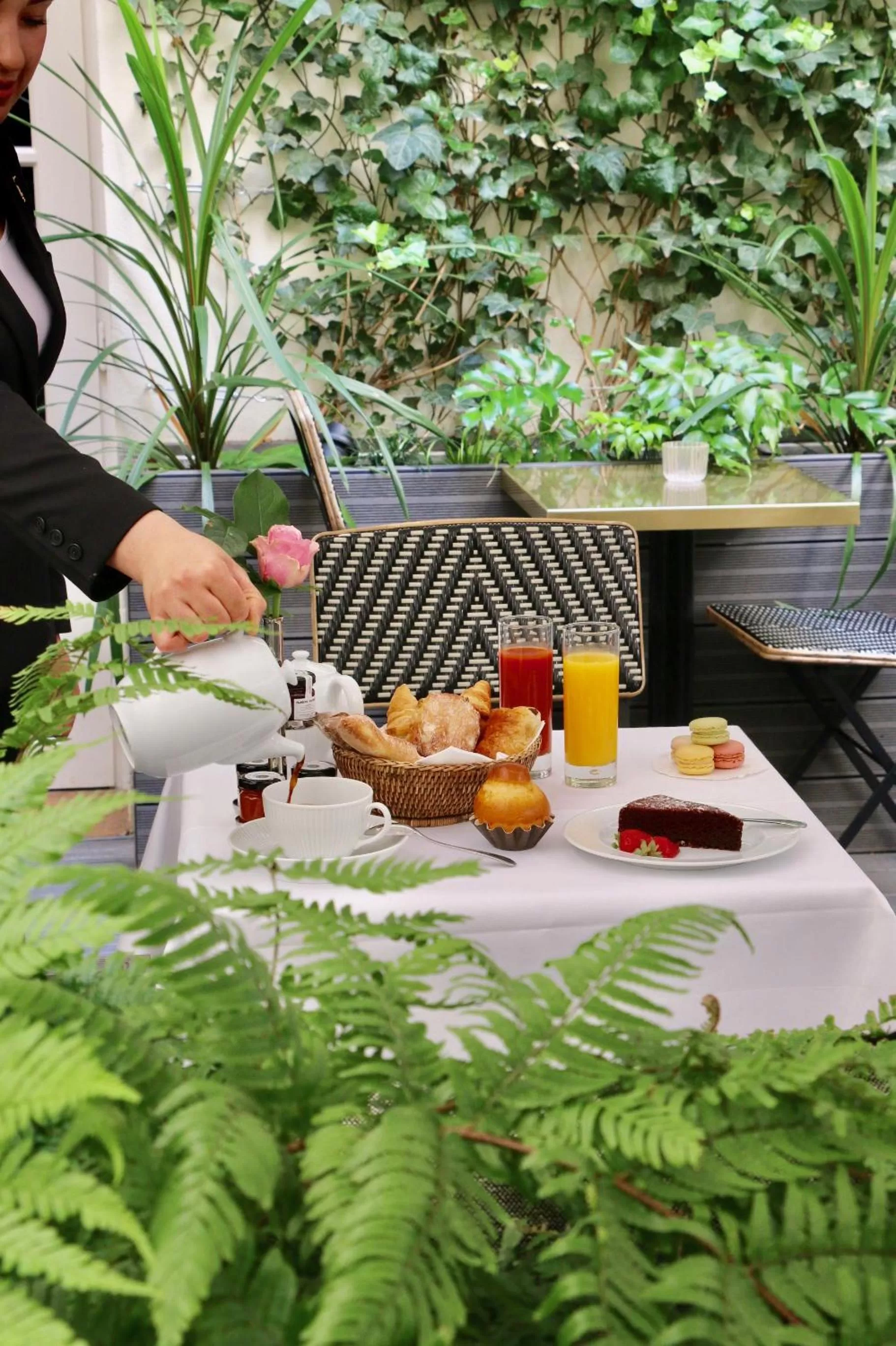 Patio in Hôtel D'Aubusson