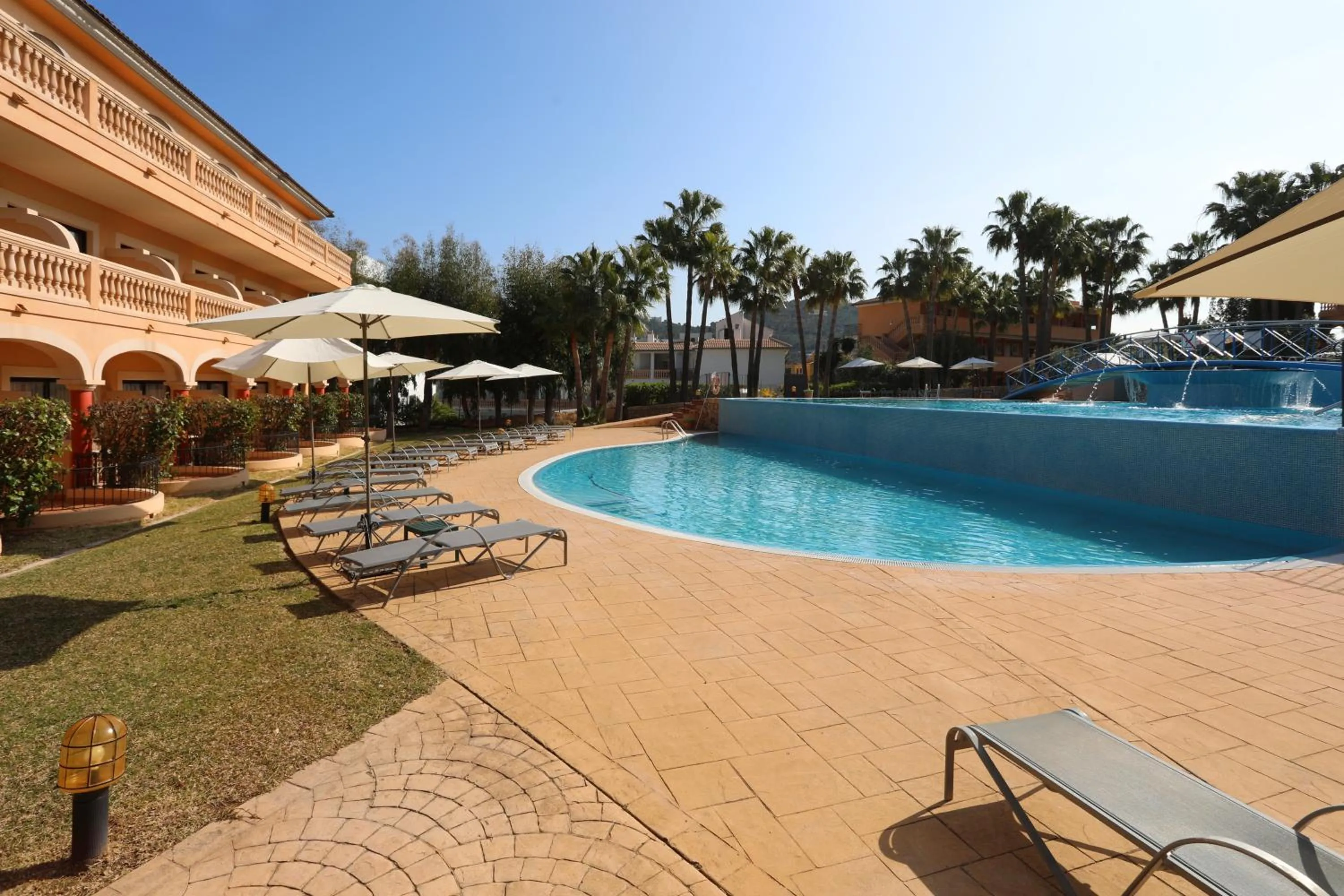 Swimming pool in Mon Port Hotel & Spa