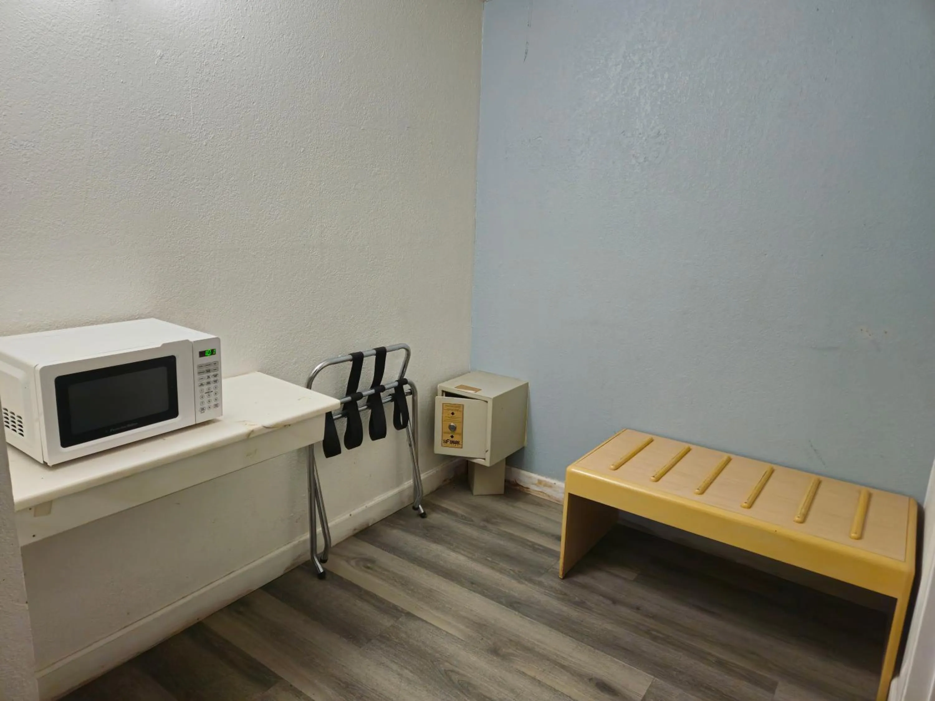 minibar in Heritage Inn - Milpitas