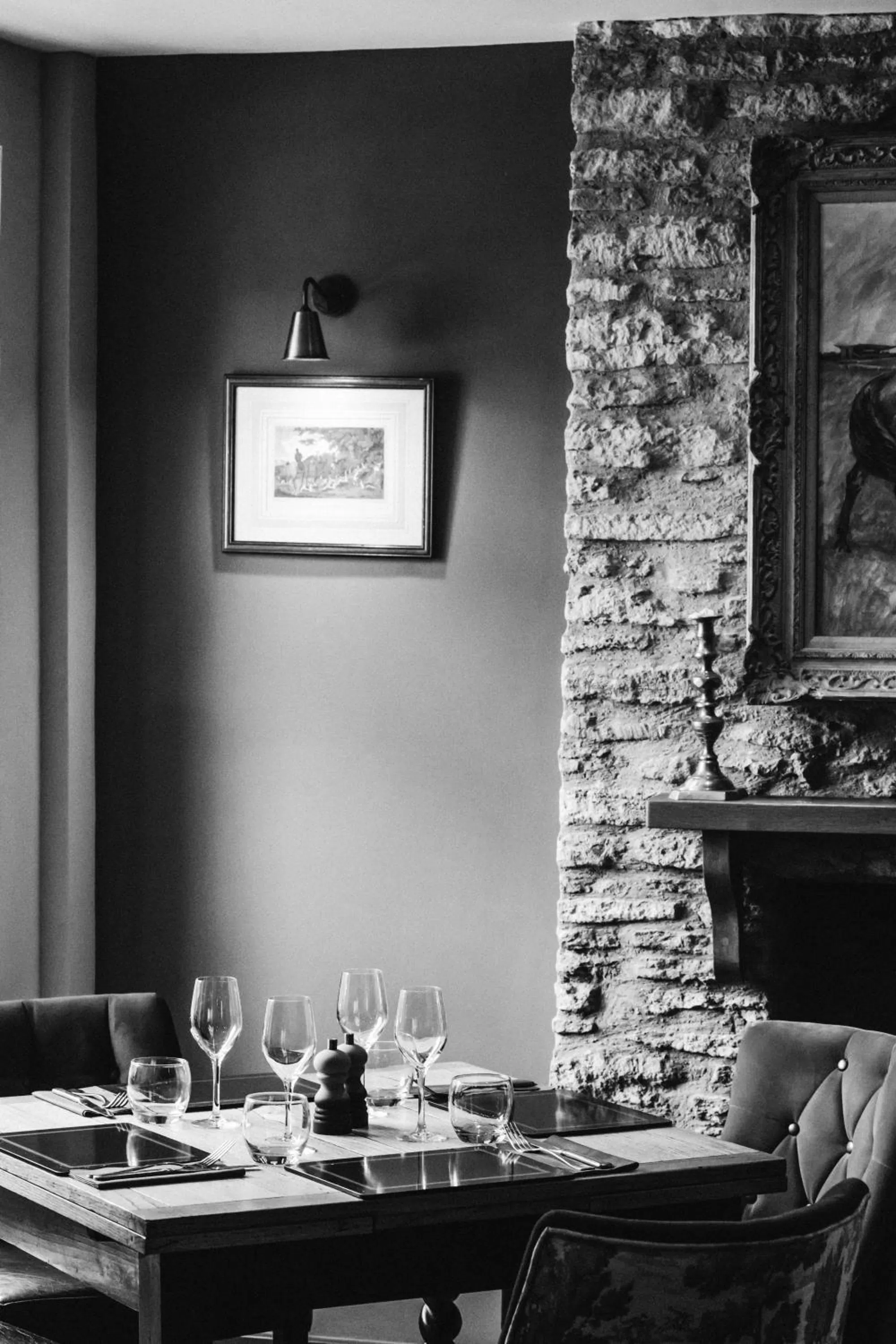 Restaurant/places to eat in Cat and Custard Pot Inn