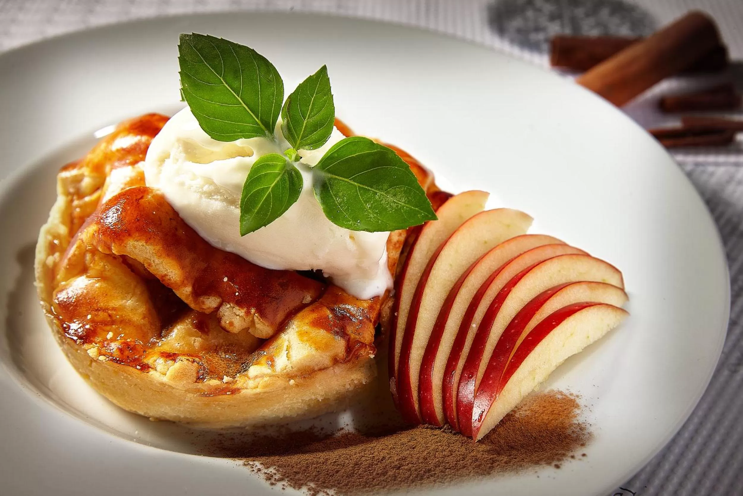 Food and drinks in Atrion Hotel