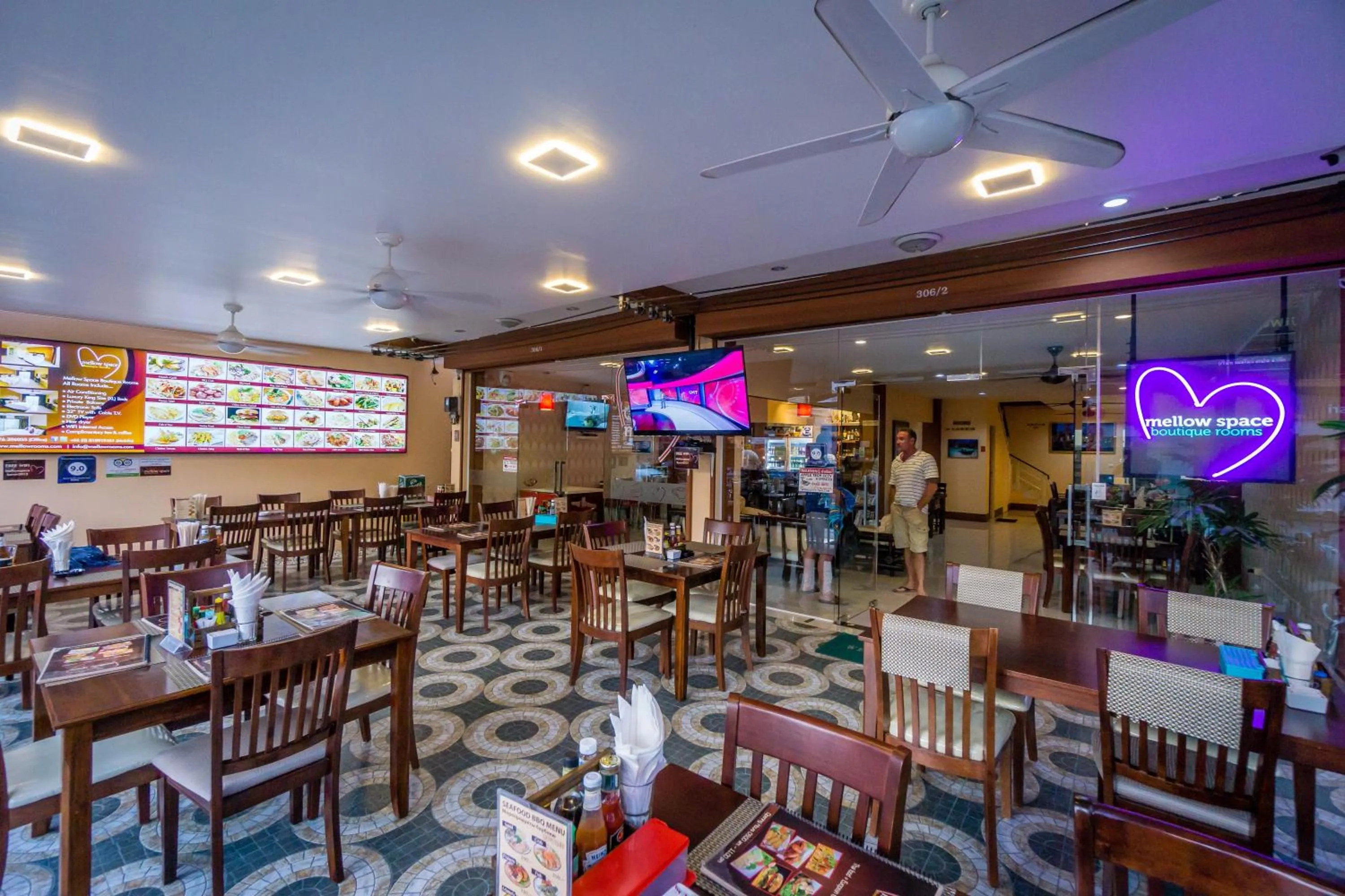 Dining area in Mellow Space Boutique Rooms