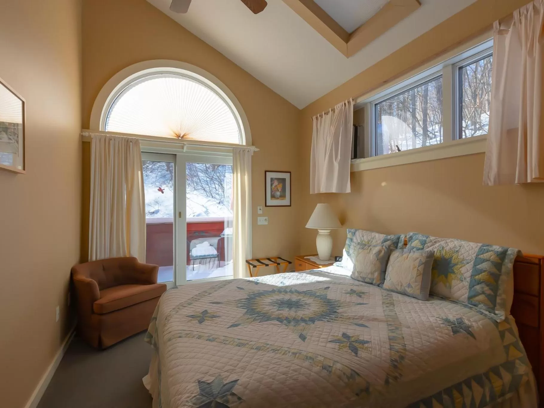 Bedroom, Bed in Shaker Mill Inn
