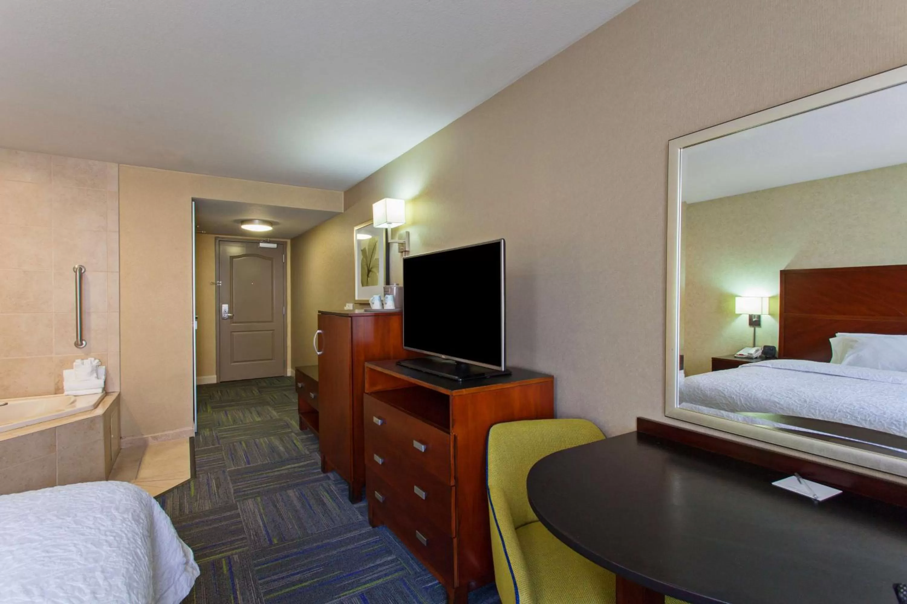 King Studio with Whirlpool - Non-Smoking in Hampton Inn and Suites Merced