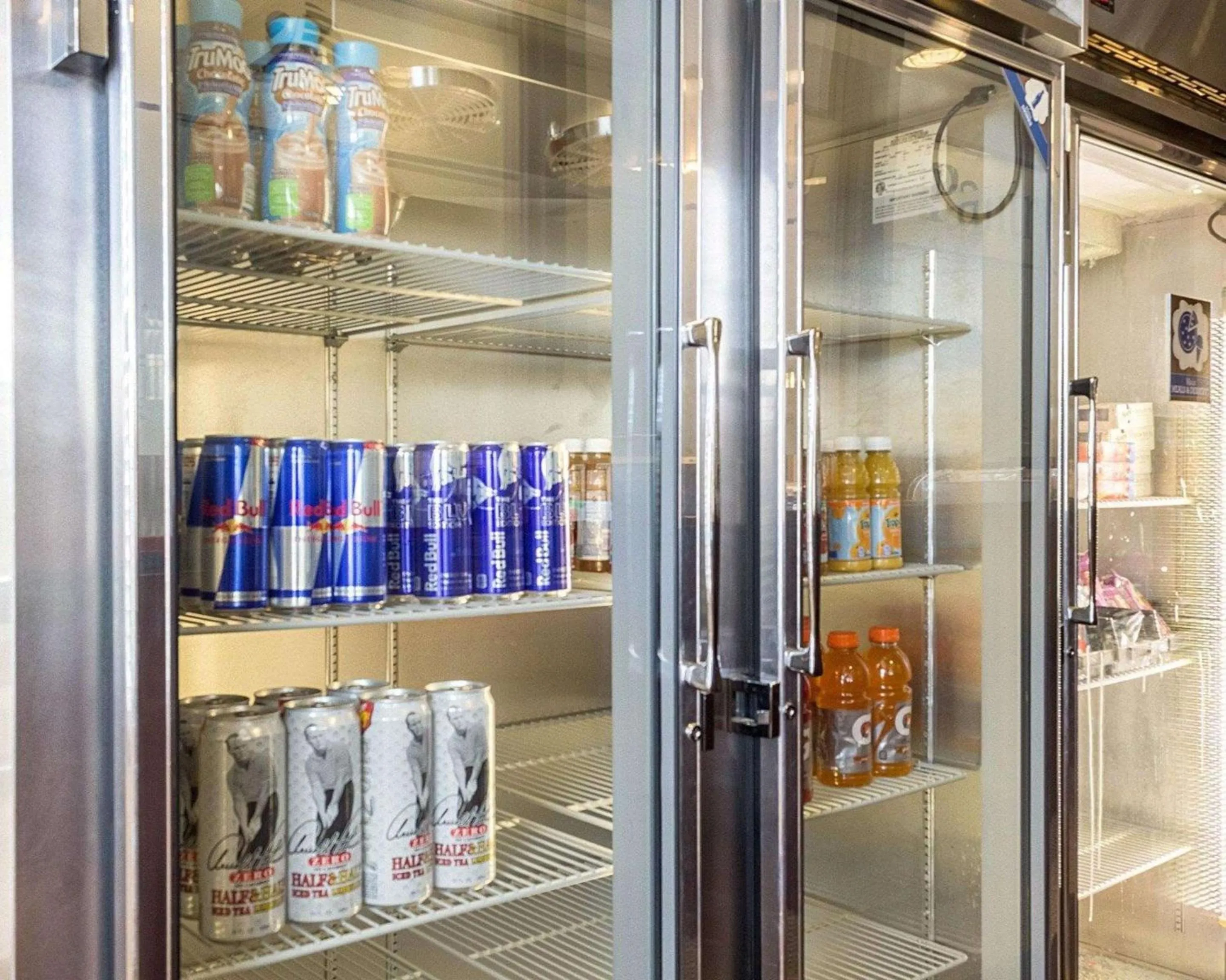 Food and drinks in MainStay Suites Minot