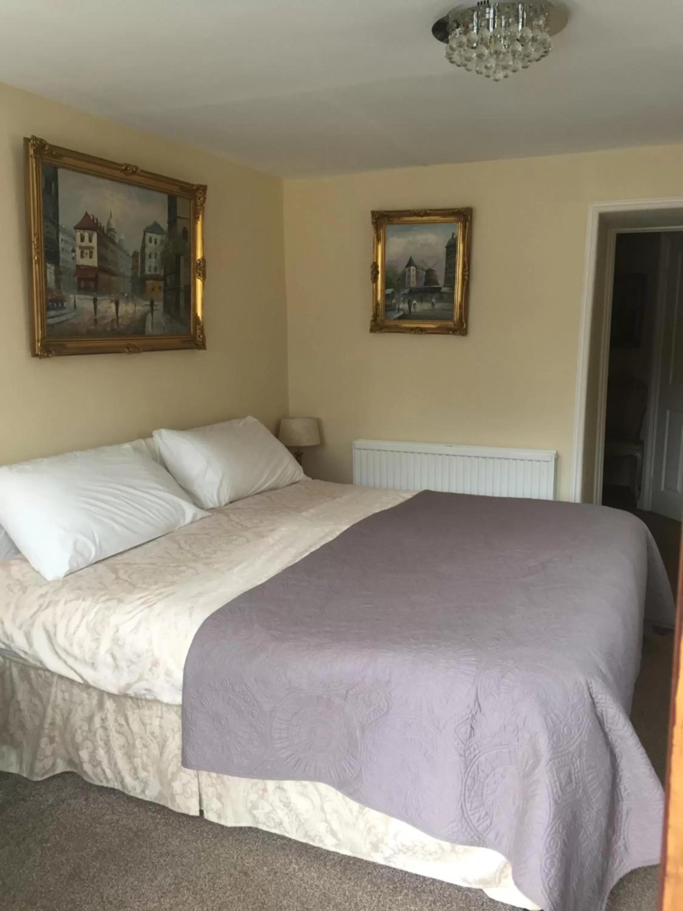 Bed in Borderers Inn