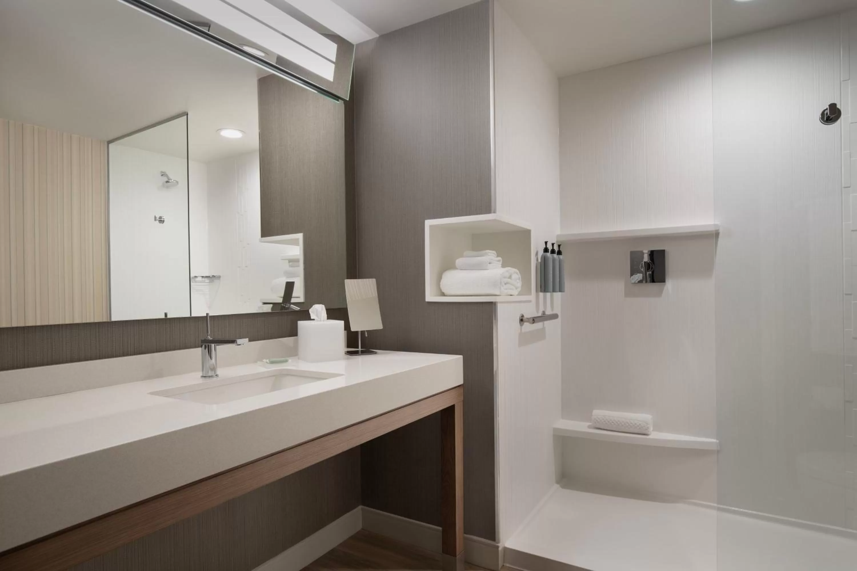 Bathroom in Courtyard by Marriott Nanaimo