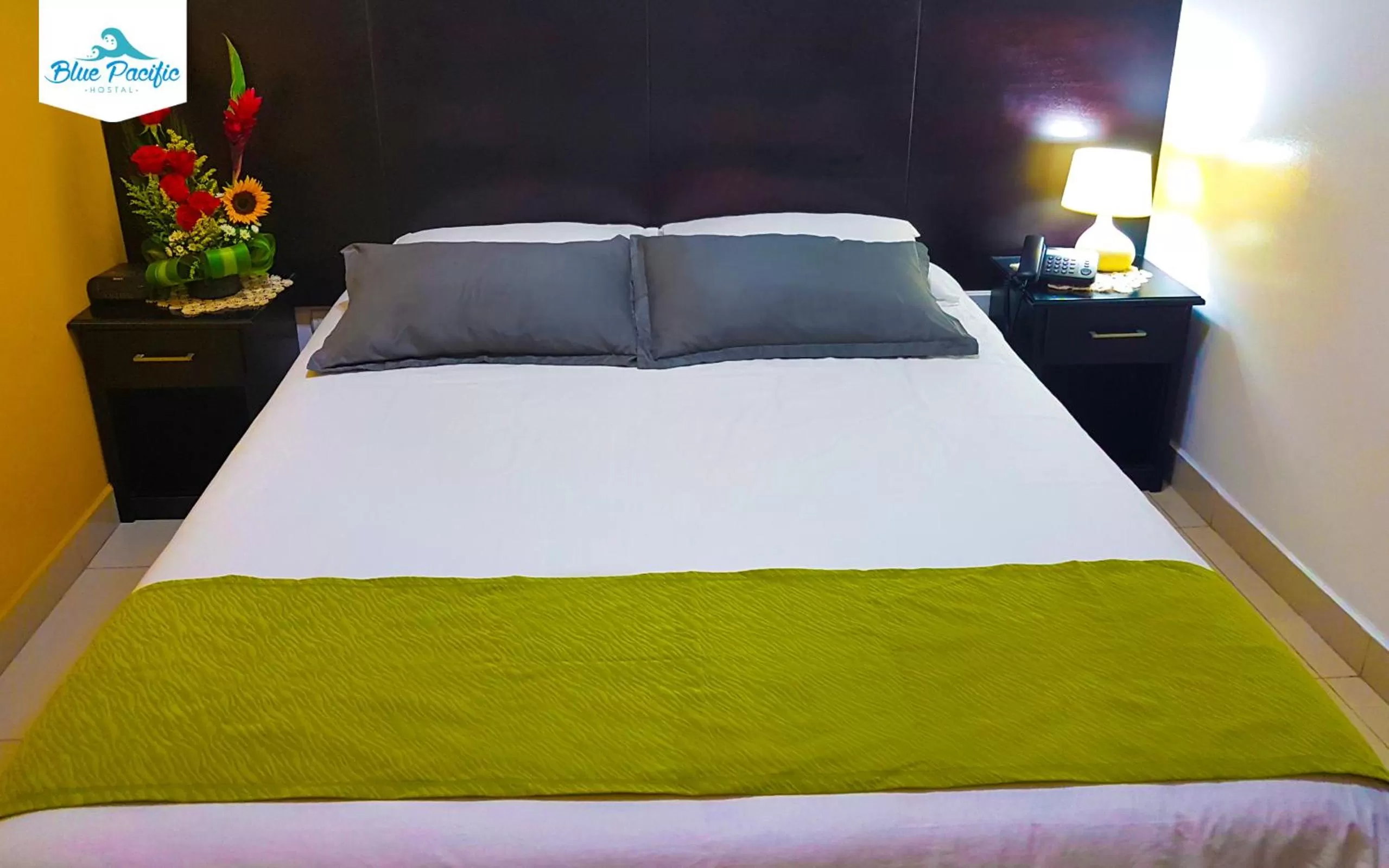 Bedroom, Bed in Hostal Blue Pacific