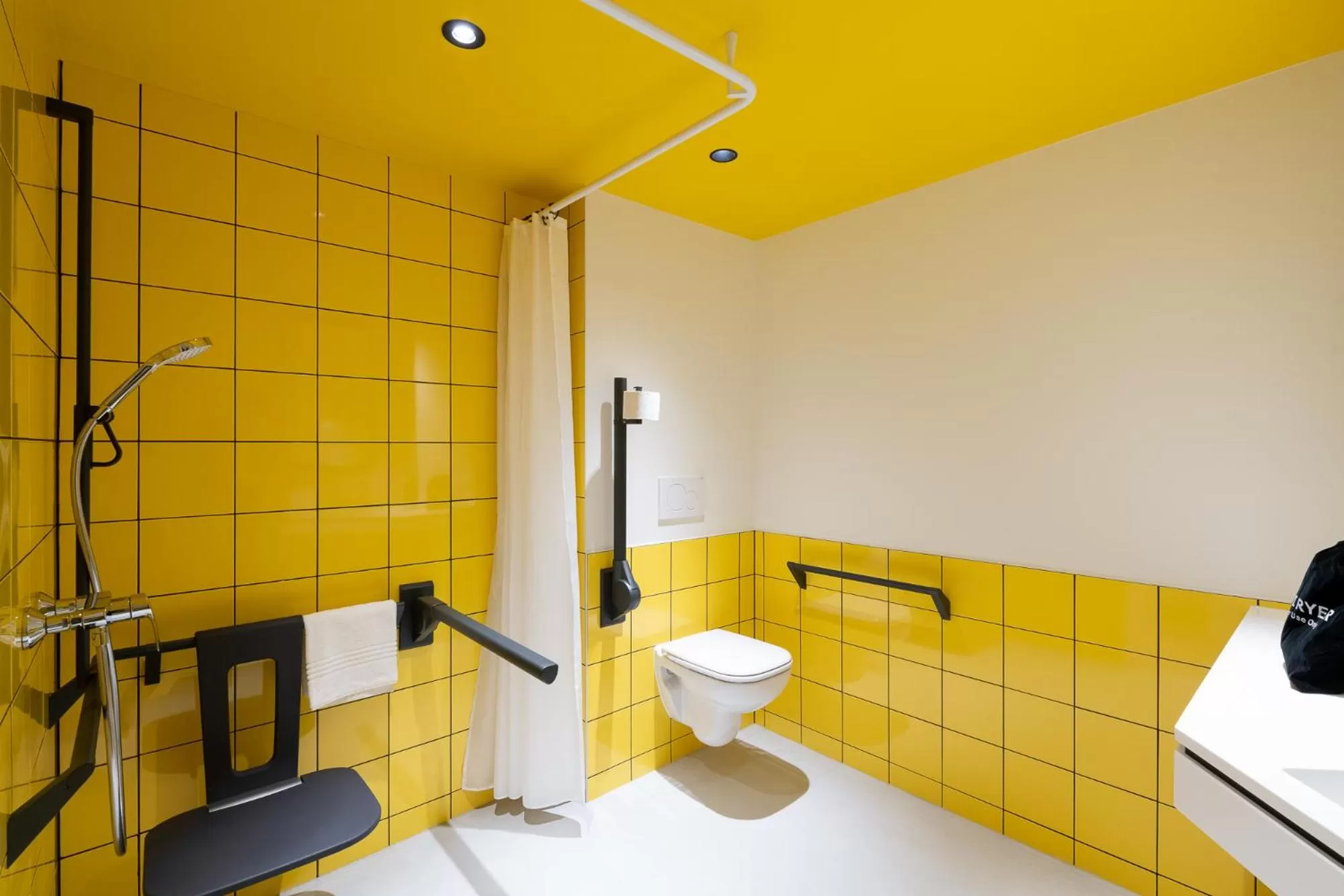 Bathroom in Adagio Access Gent Centrum Dampoort