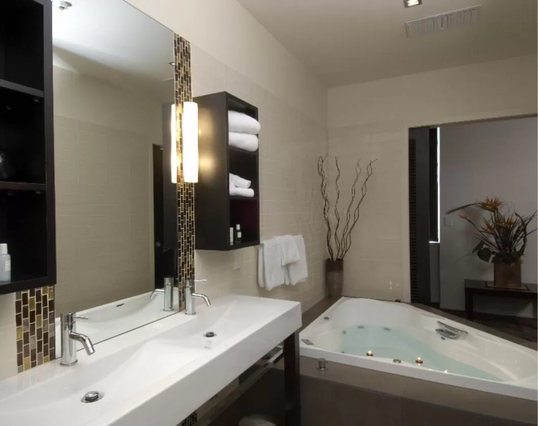 Bathroom in Kelvin Hotel