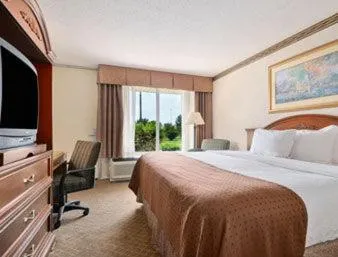 King Room - Non-Smoking in Days Inn by Wyndham Forrest City