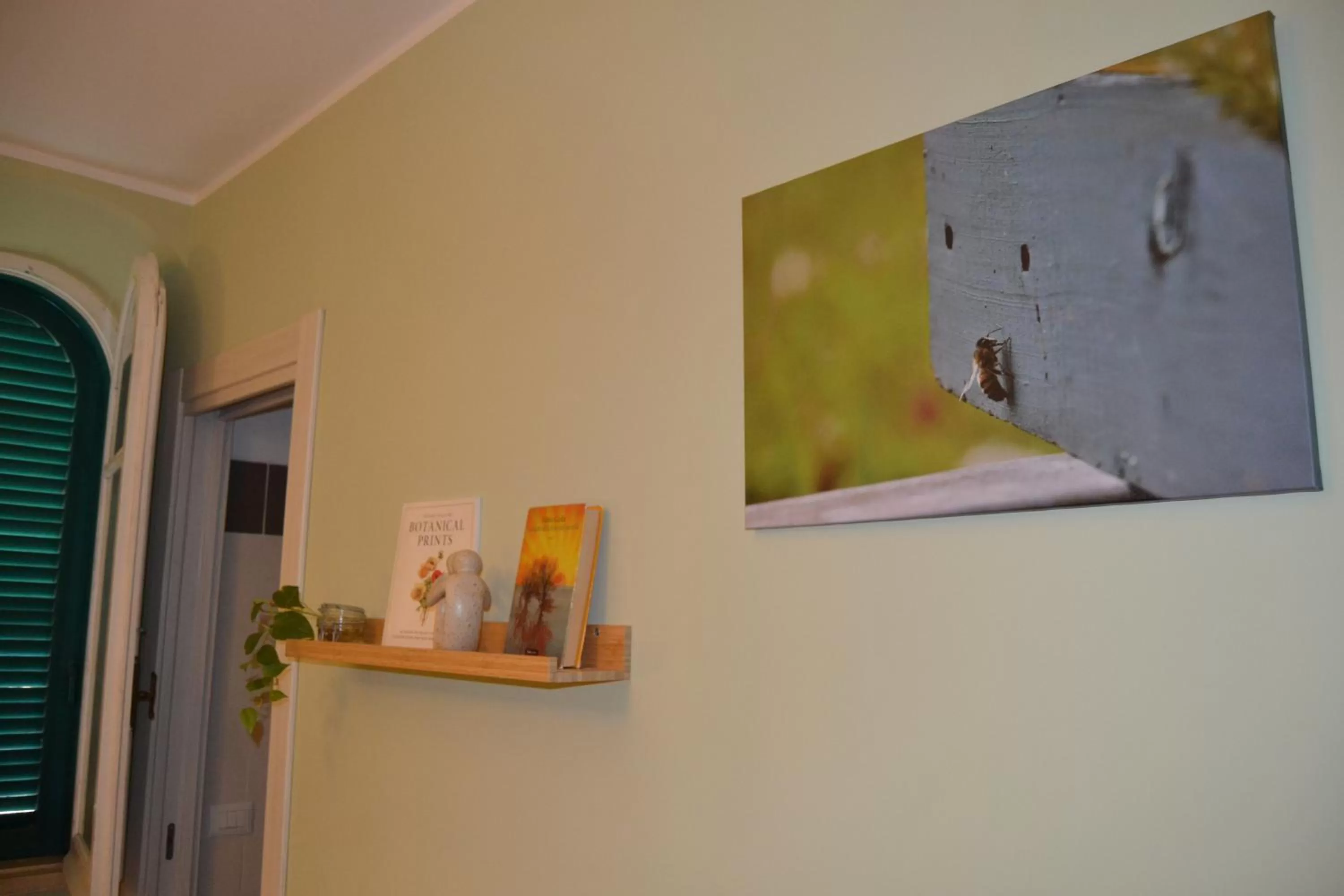 Decorative detail in Agriostello Riparo