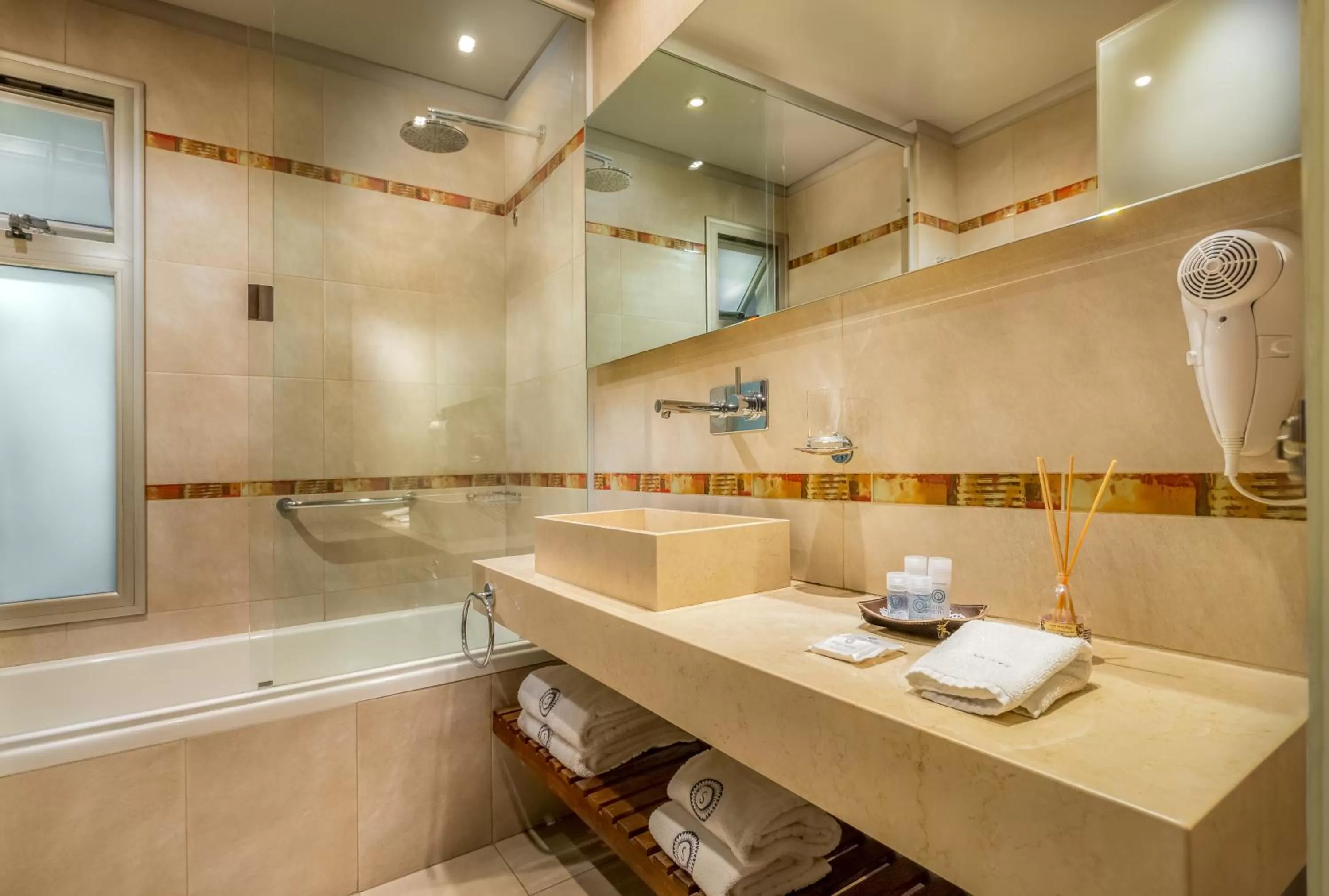 Bathroom in Sileo Hotel