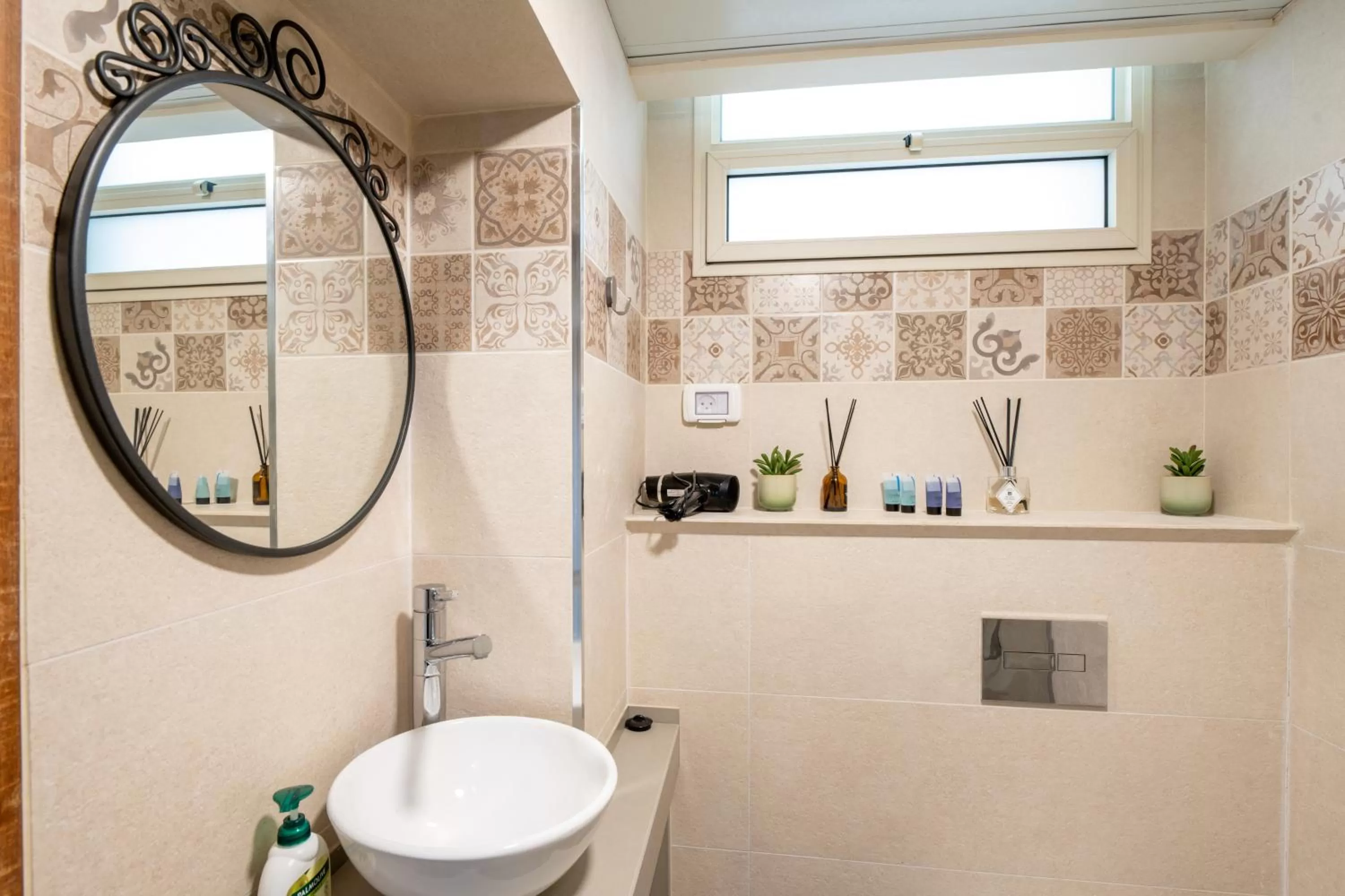 Toilet in Via Maria Boutique Suites - Free Parking