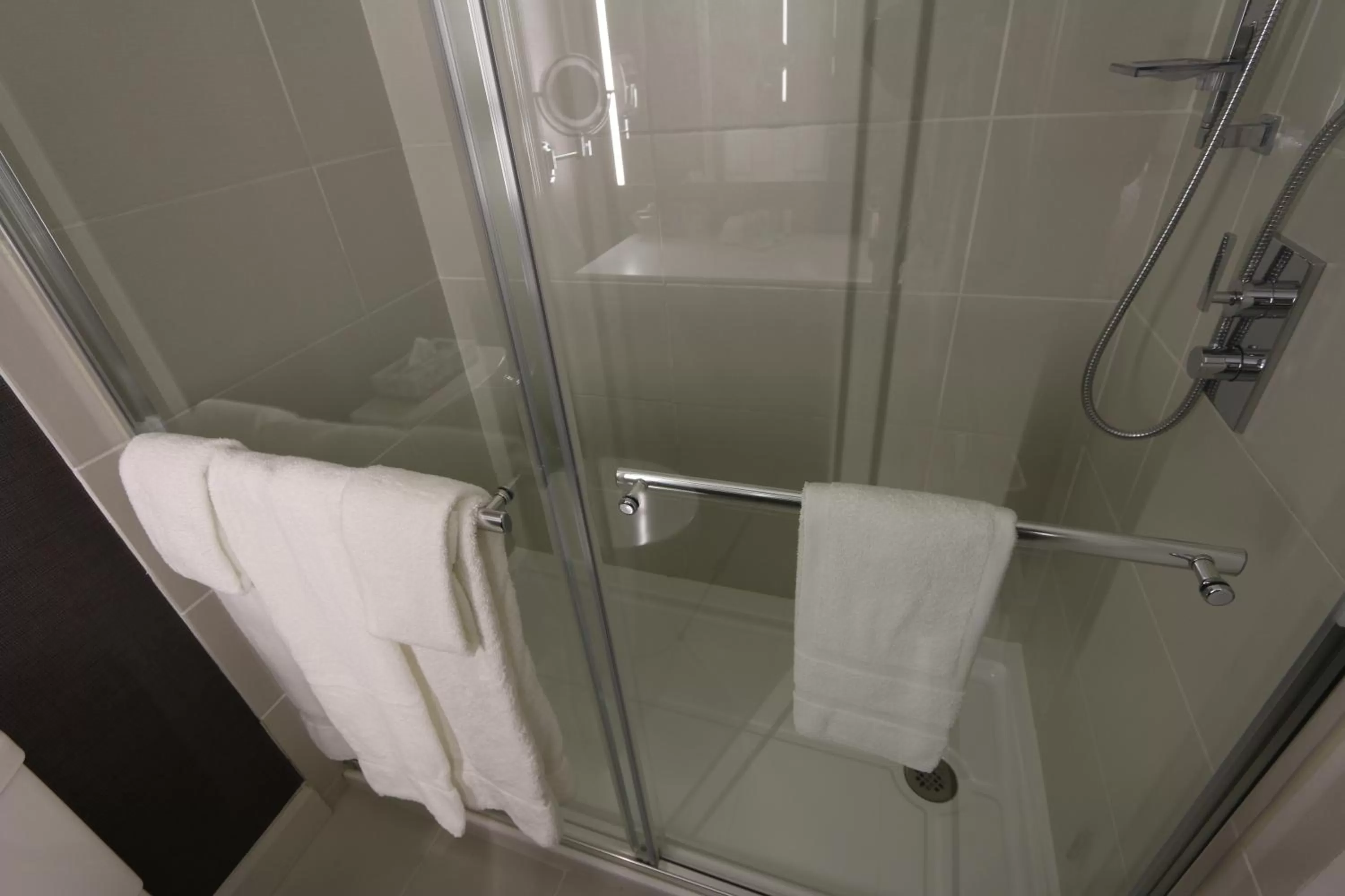 Shower in Hotel Classique