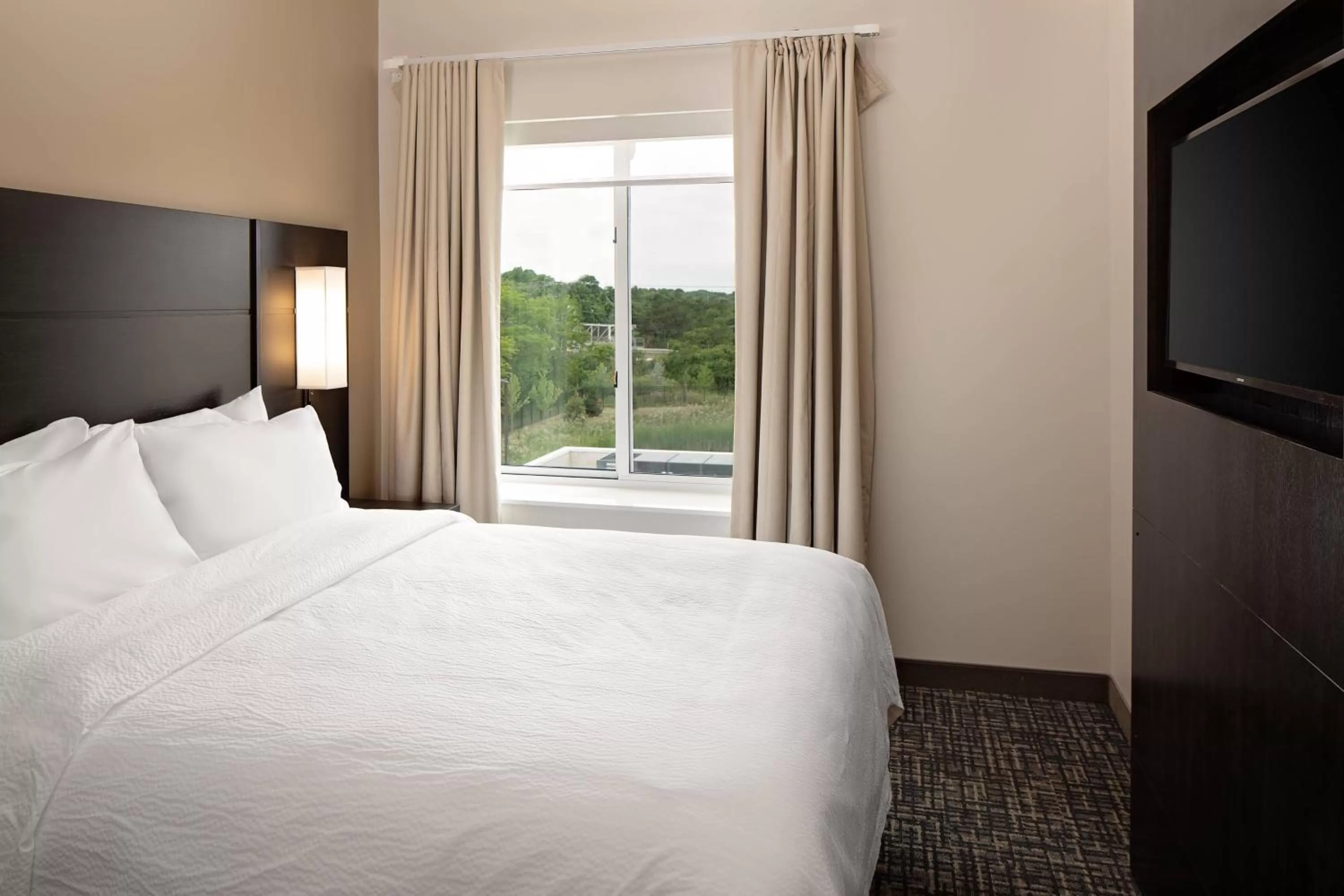Bedroom, Bed in Residence Inn by Marriott Detroit Farmington Hills