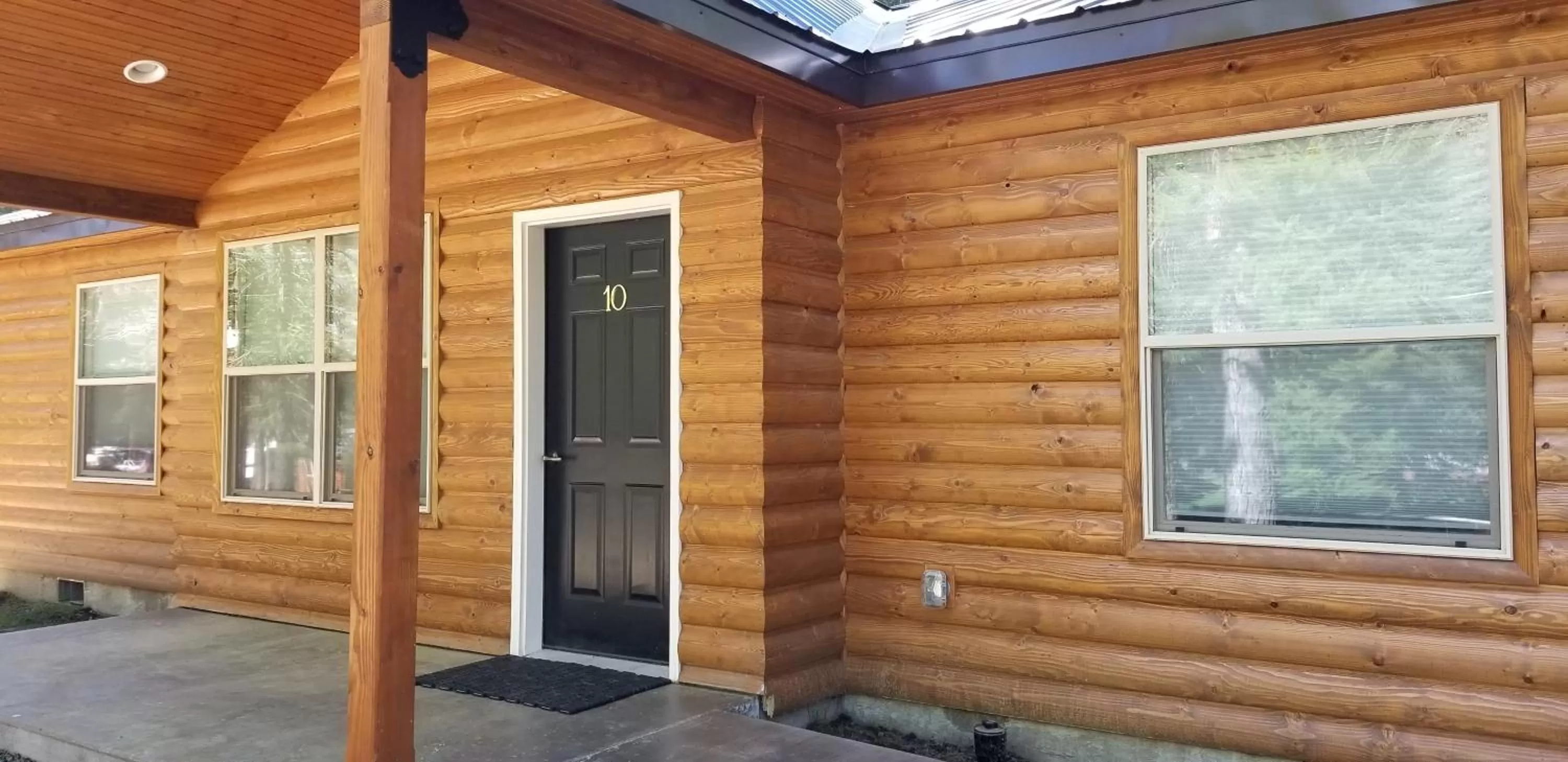 Facade/entrance in Eagle Cap Chalets