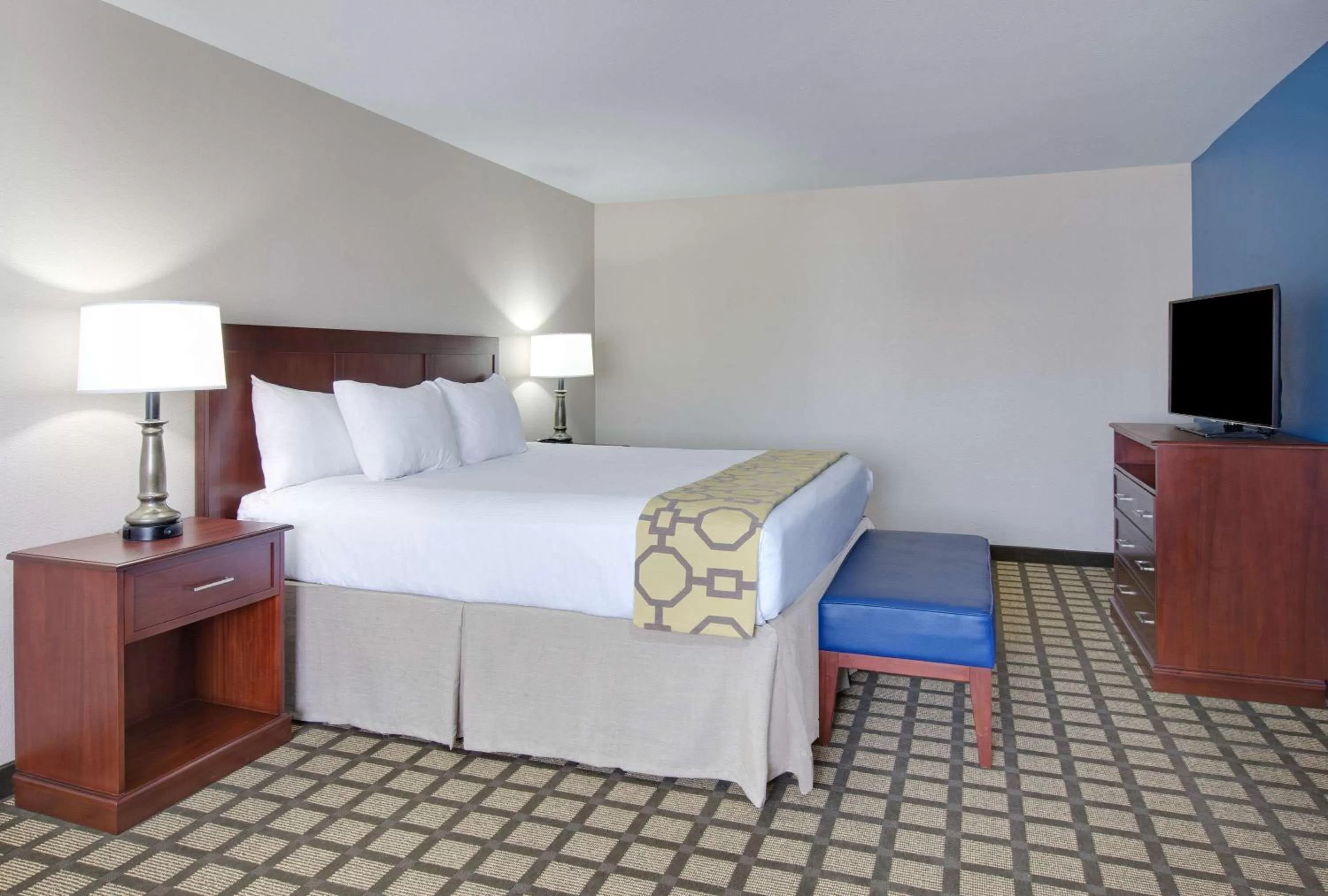 Photo of the whole room, Bed in Baymont by Wyndham Big Spring