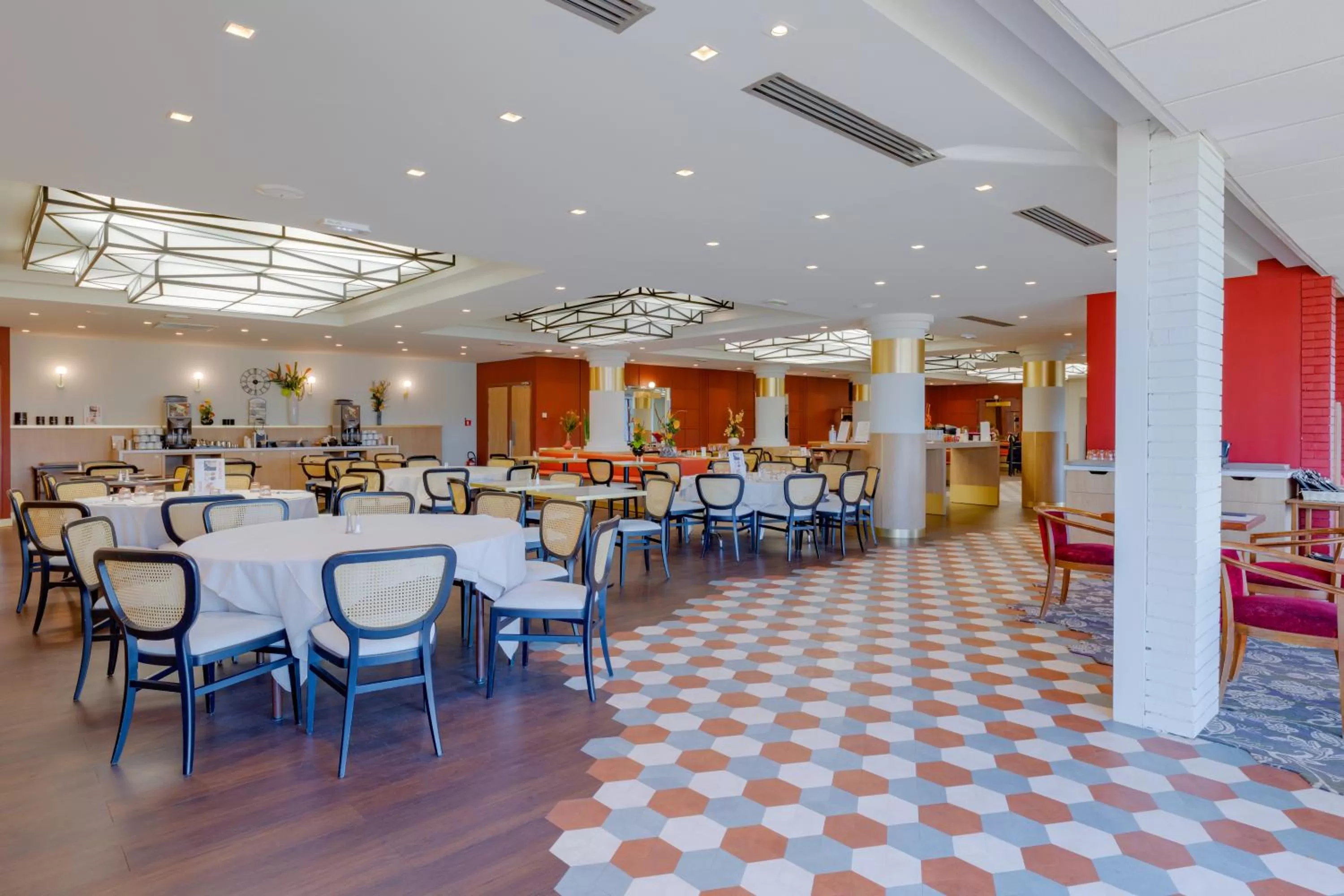 Restaurant/places to eat in Mercure Lyon Est Villefontaine