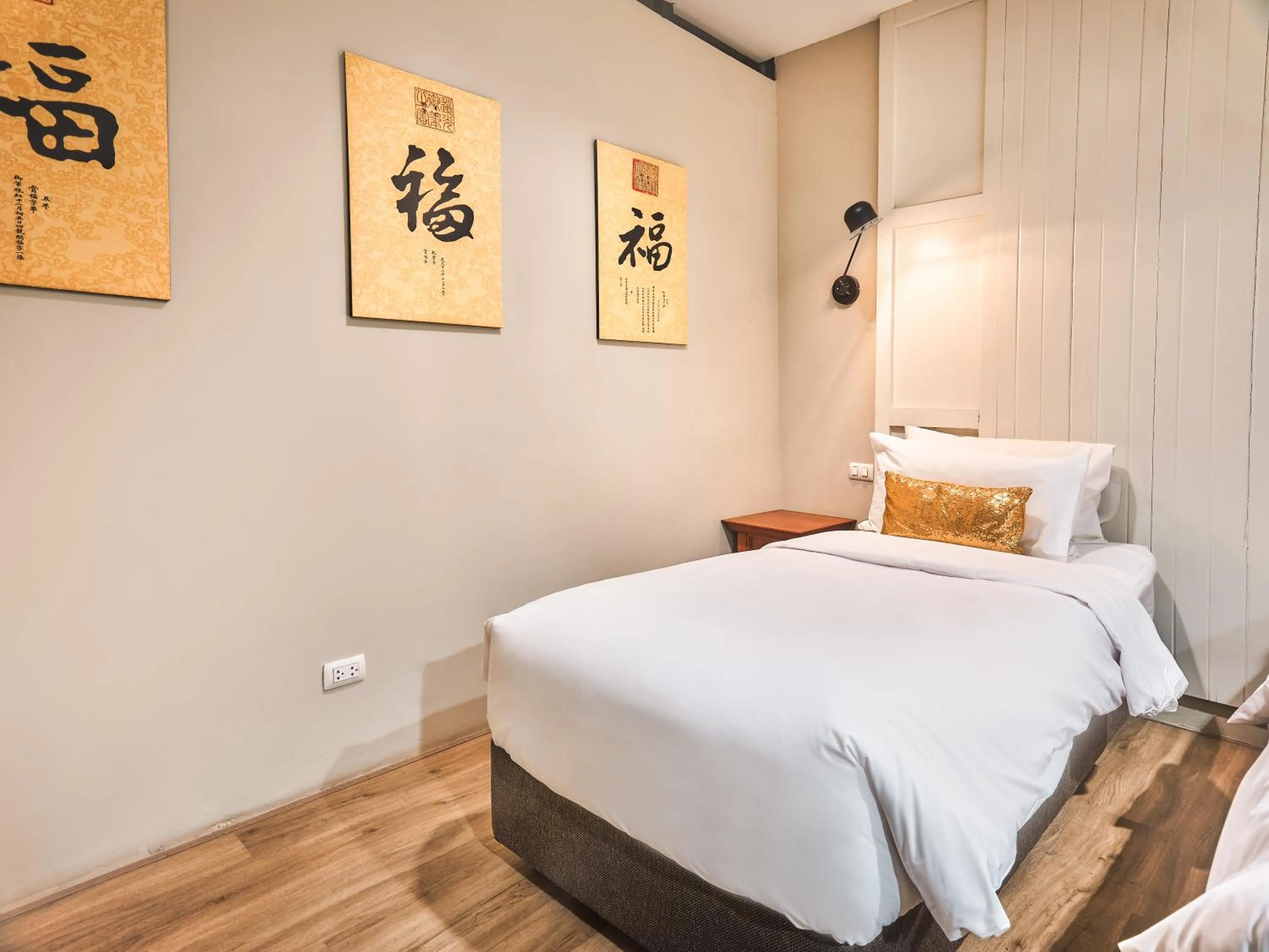 Bed in Prince Theatre Heritage Stay Hostel - Silom