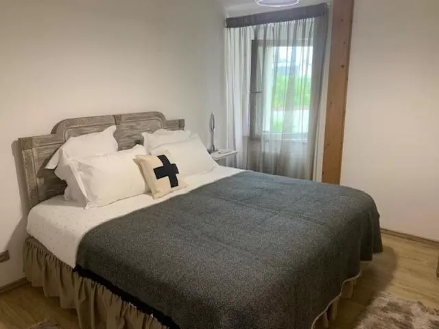 Bedroom, Bed in Champagne André Bergère