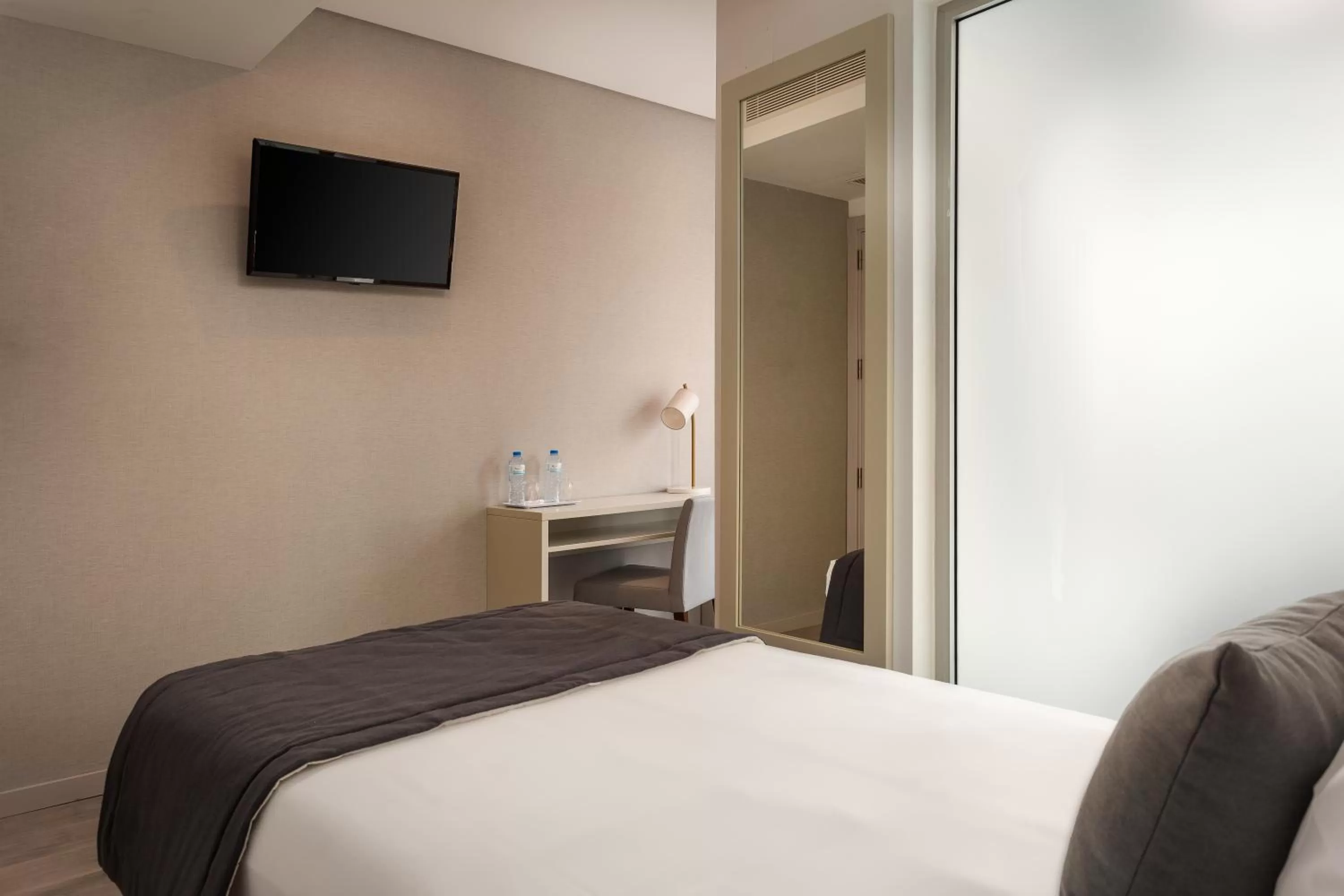 Photo of the whole room, Bed in Empire Marquês Hotel