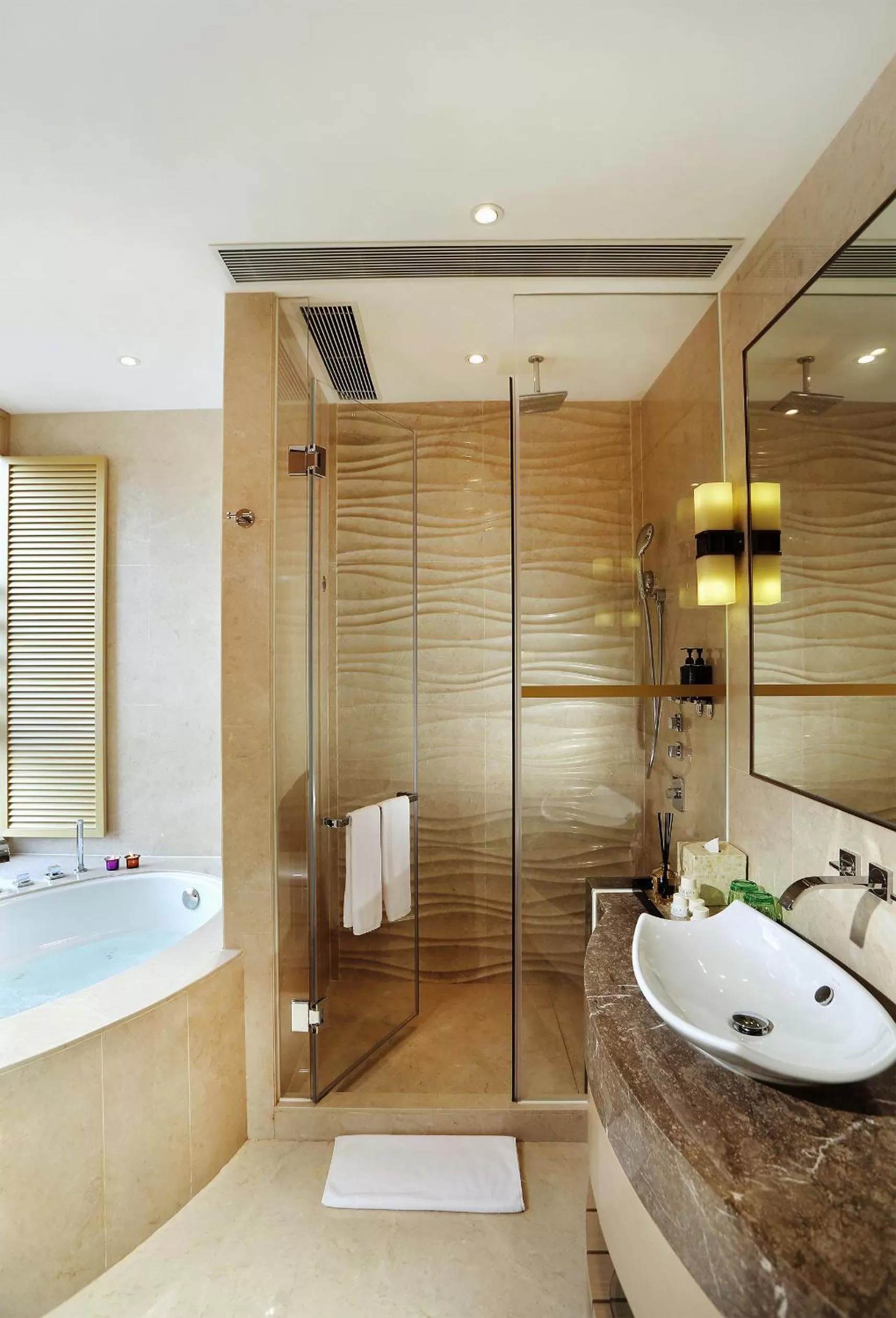 Bathroom in Burlington Hotel