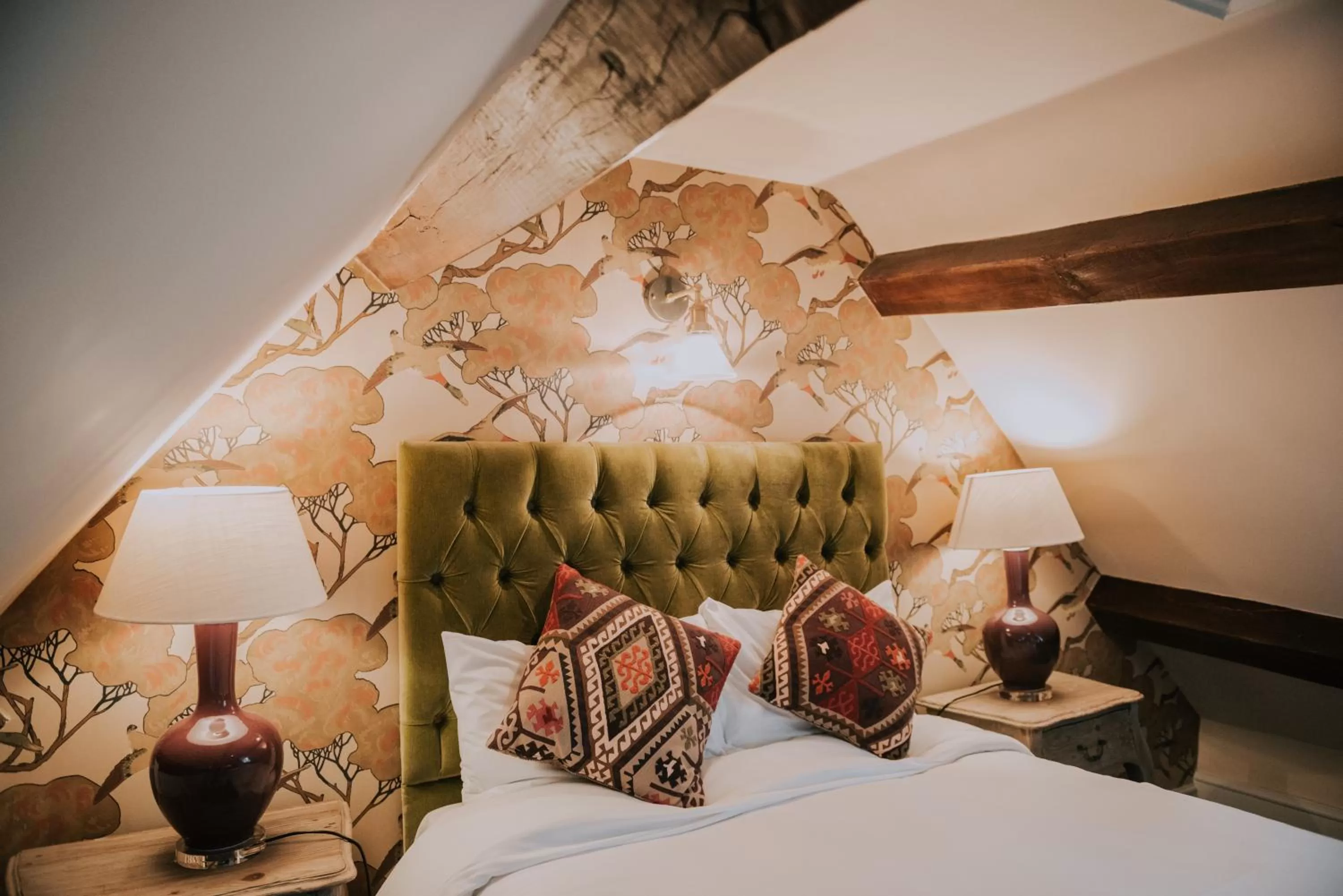 Bedroom, Bed in The Falkland Arms