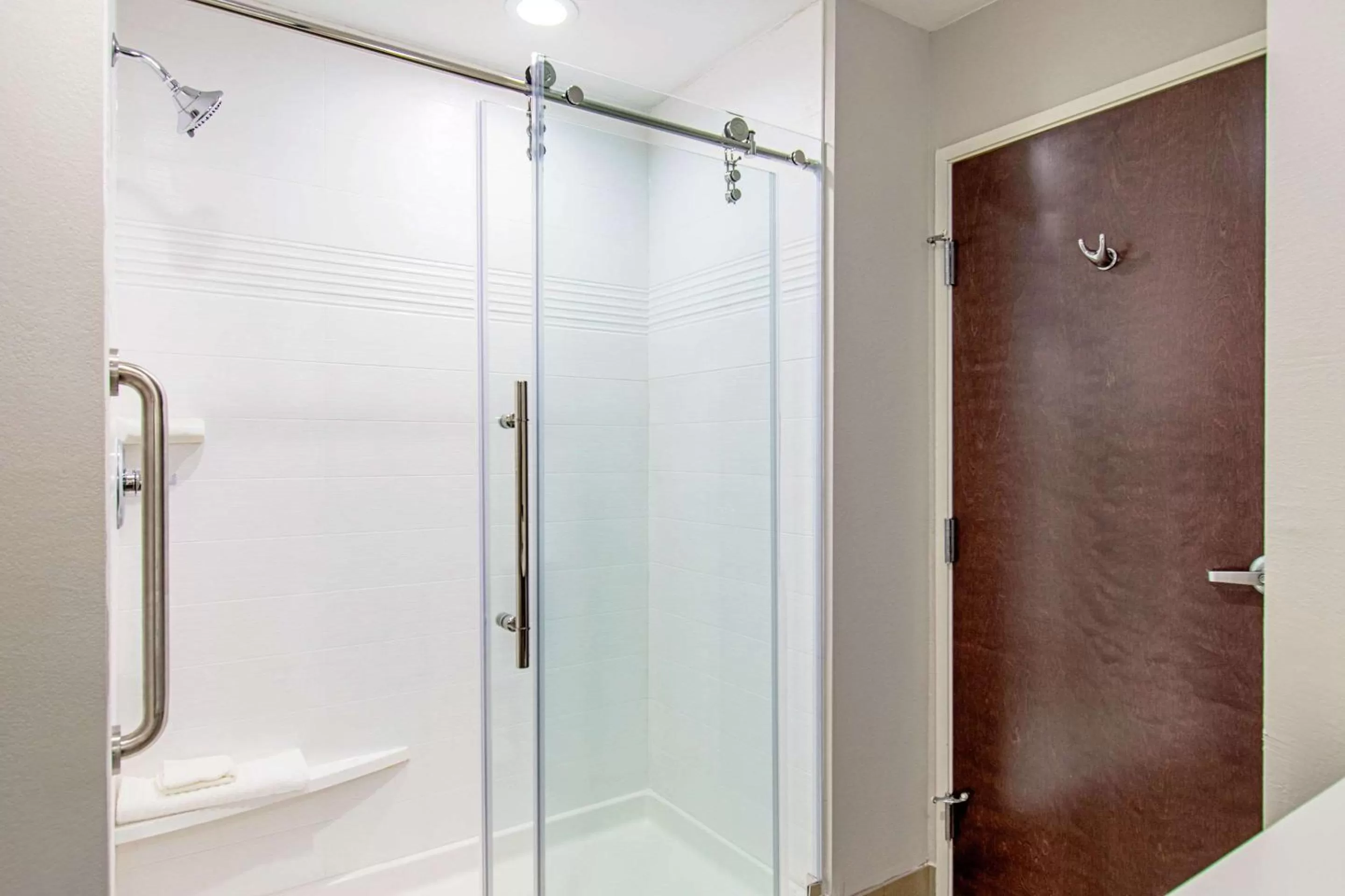 Bathroom in Comfort Suites Humble Houston IAH