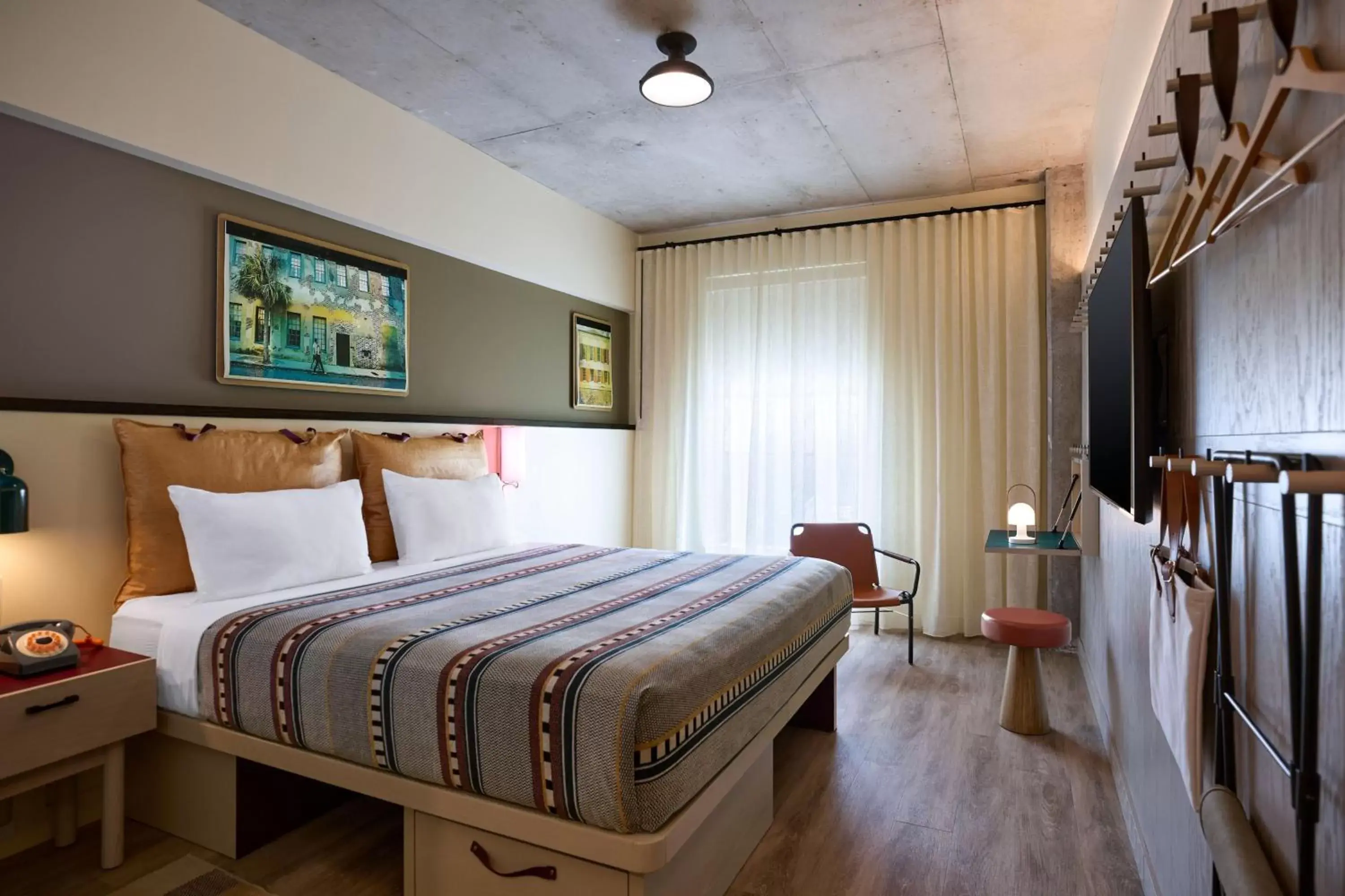 King Room in Moxy Charleston Downtown King Room in Moxy Charleston Downtown