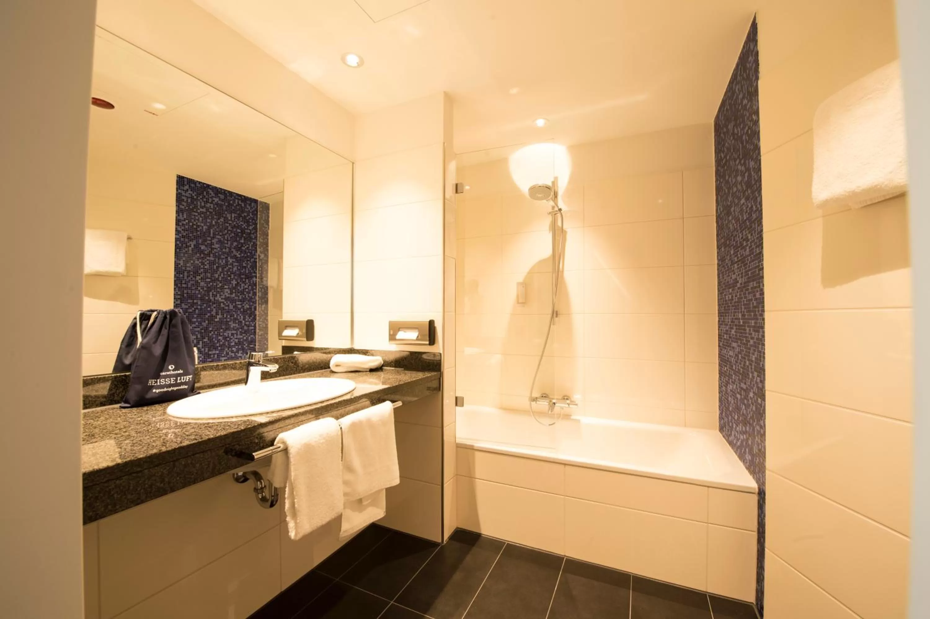 Shower in Carathotel Düsseldorf City