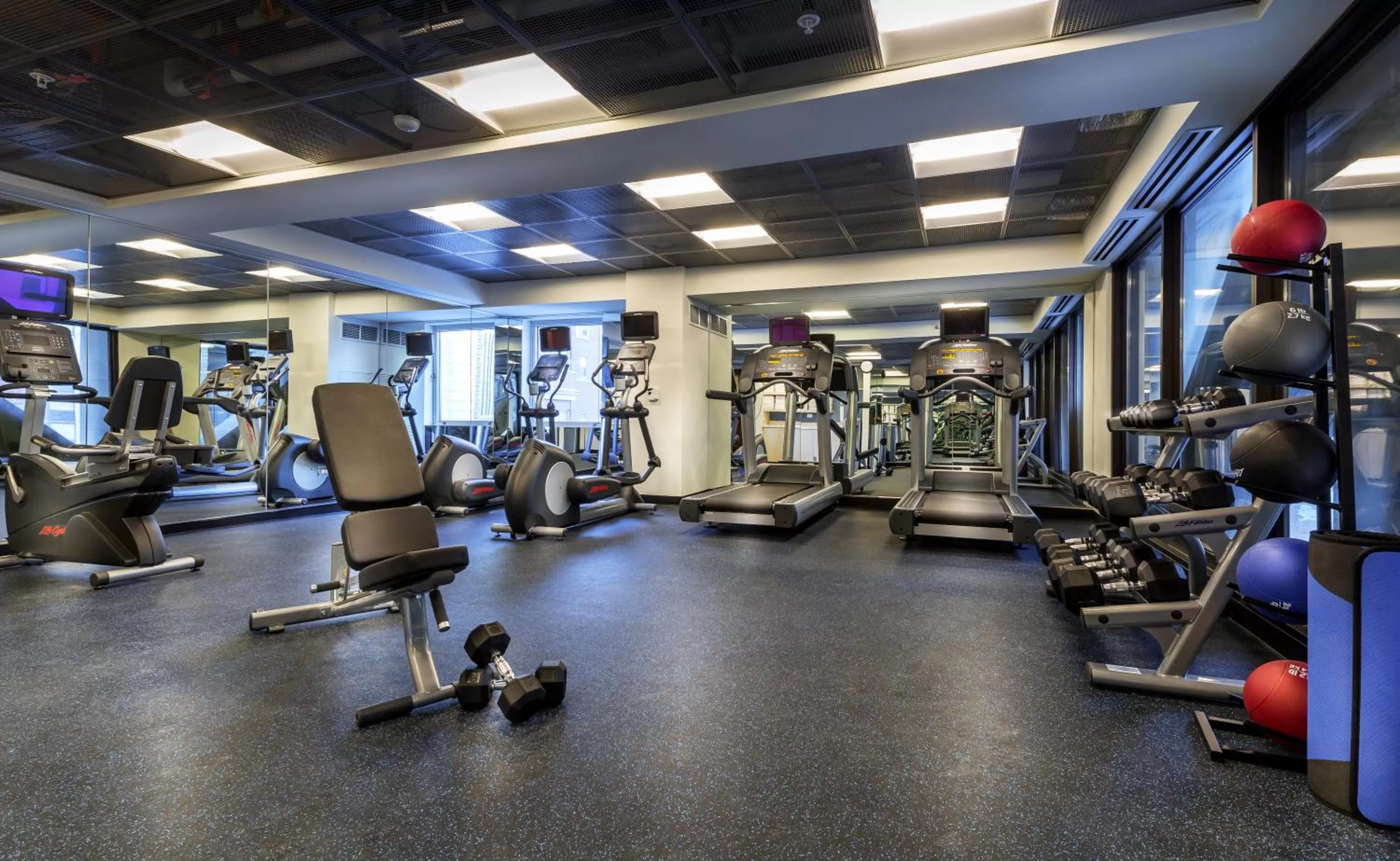 Fitness centre/facilities in Godfrey Hotel Chicago
