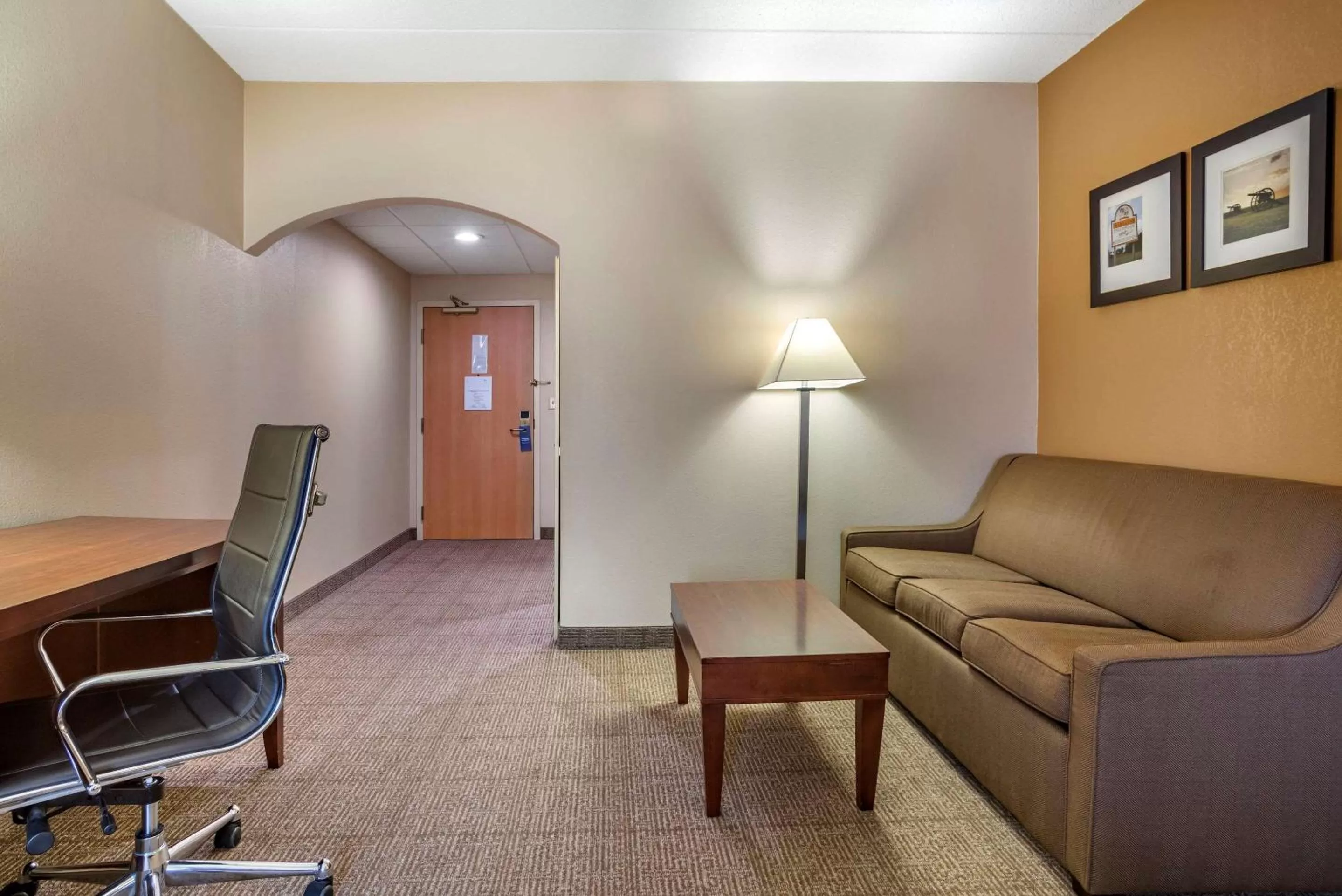 Bedroom in Comfort Suites Hagerstown