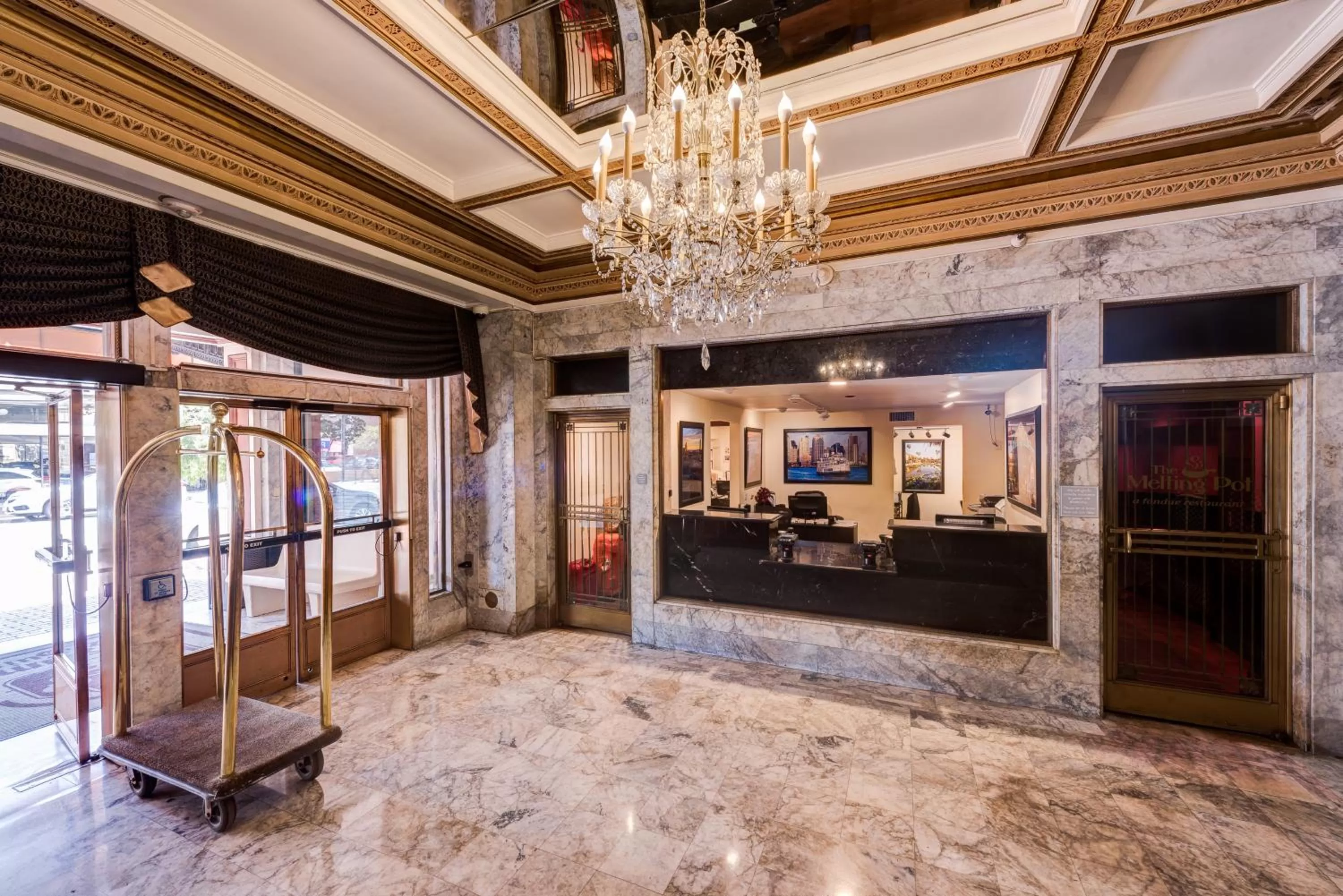 Lobby or reception in Gaslamp Plaza Suites