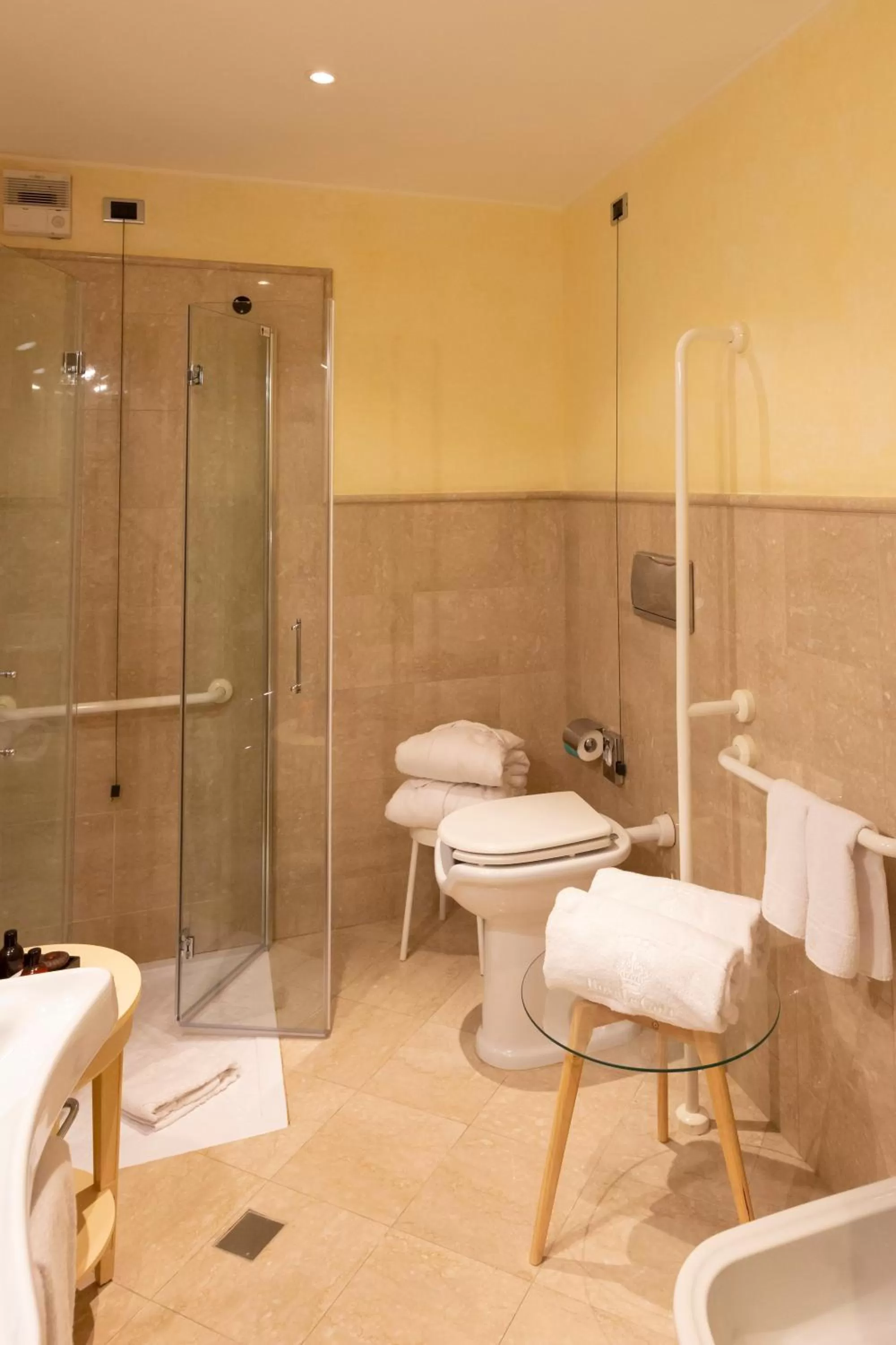 Bathroom in Grand Hotel Royal E Golf