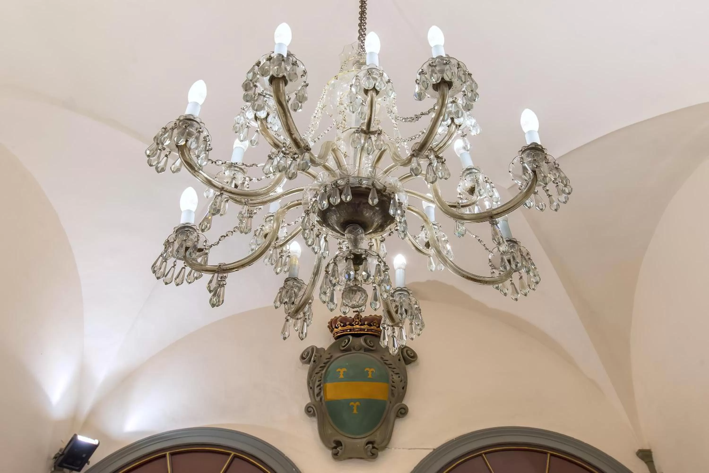 Logo/Certificate/Sign in Hotel Paris