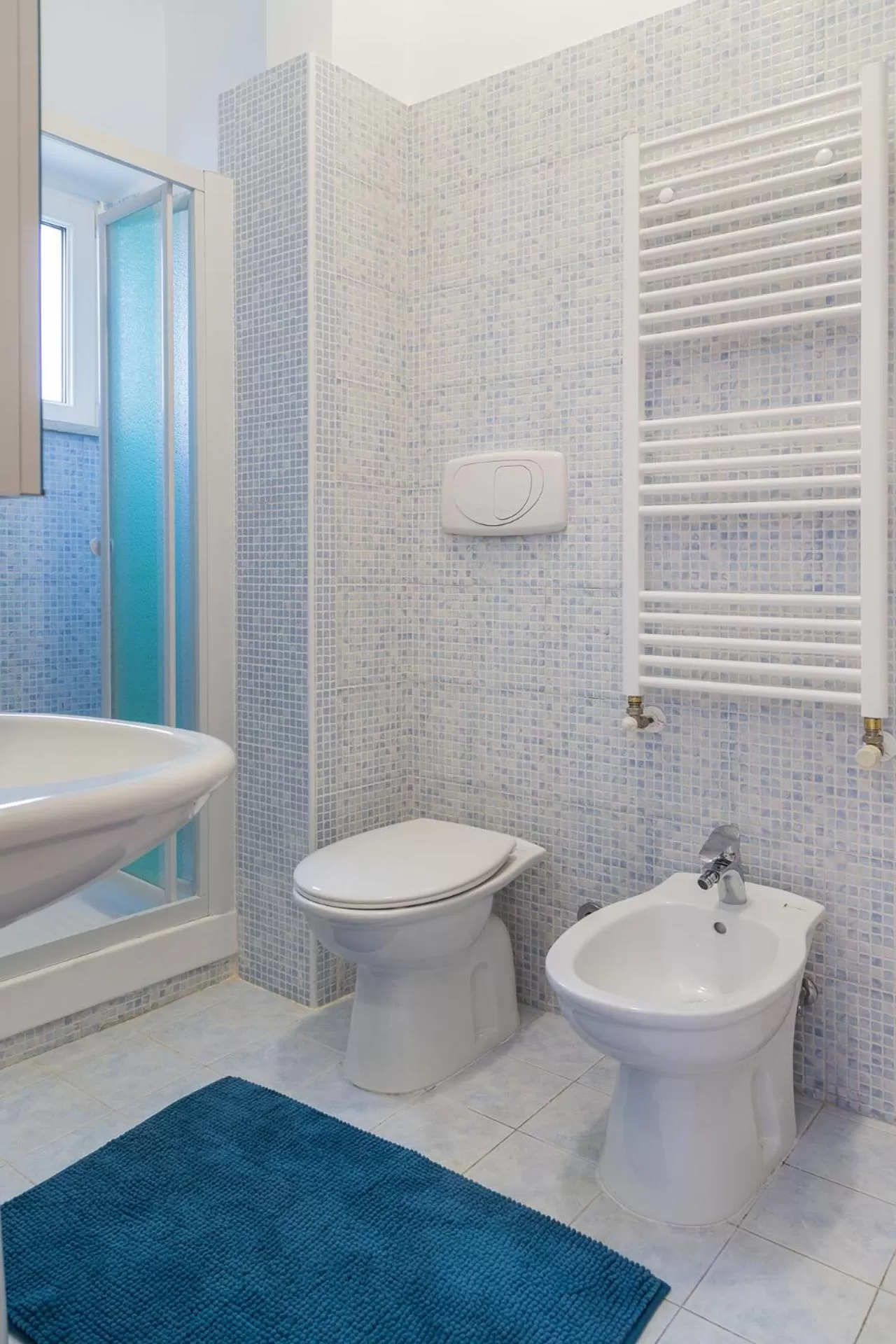 Shower in Donna Gina