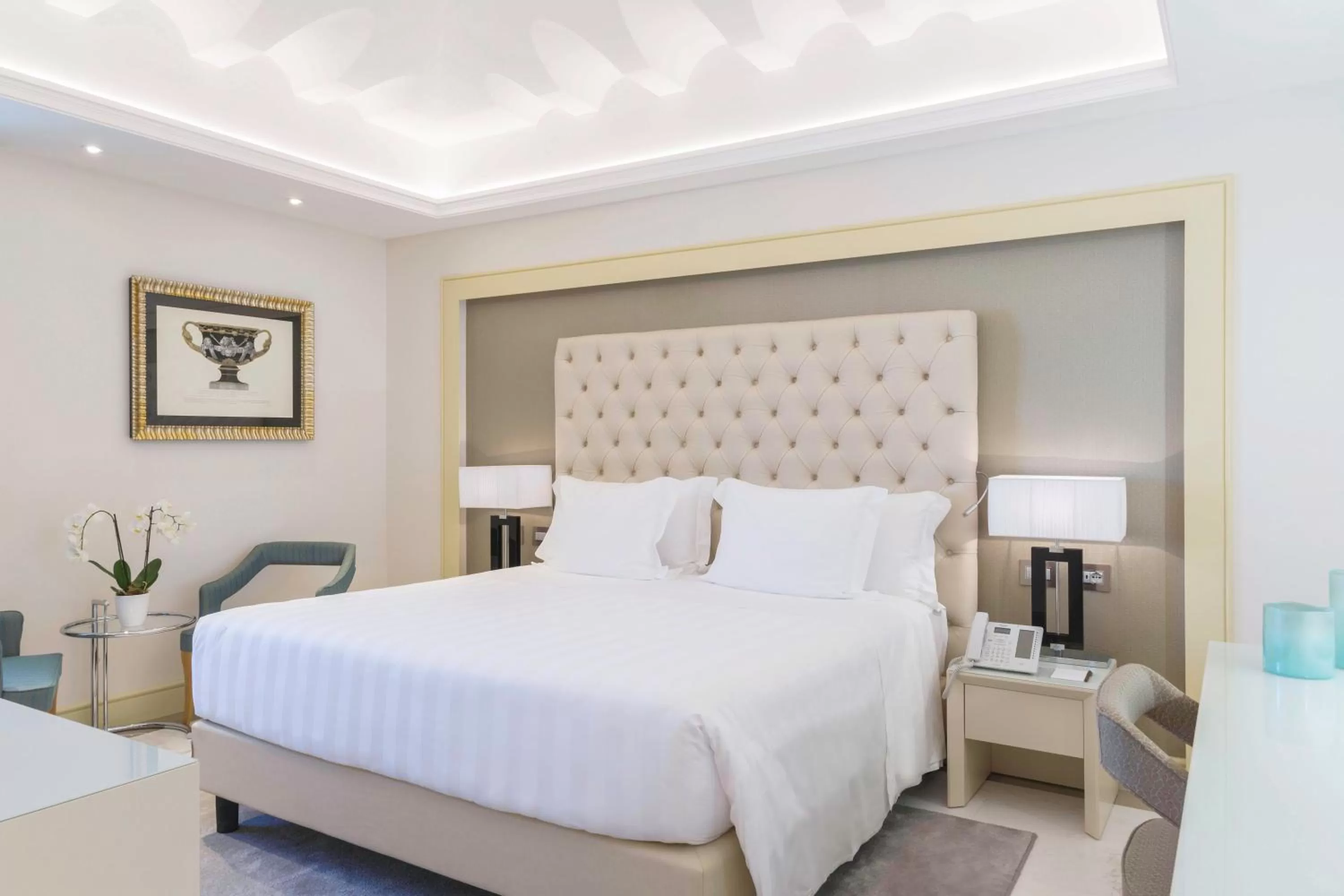 Bed in Aleph Rome Hotel, Curio Collection By Hilton