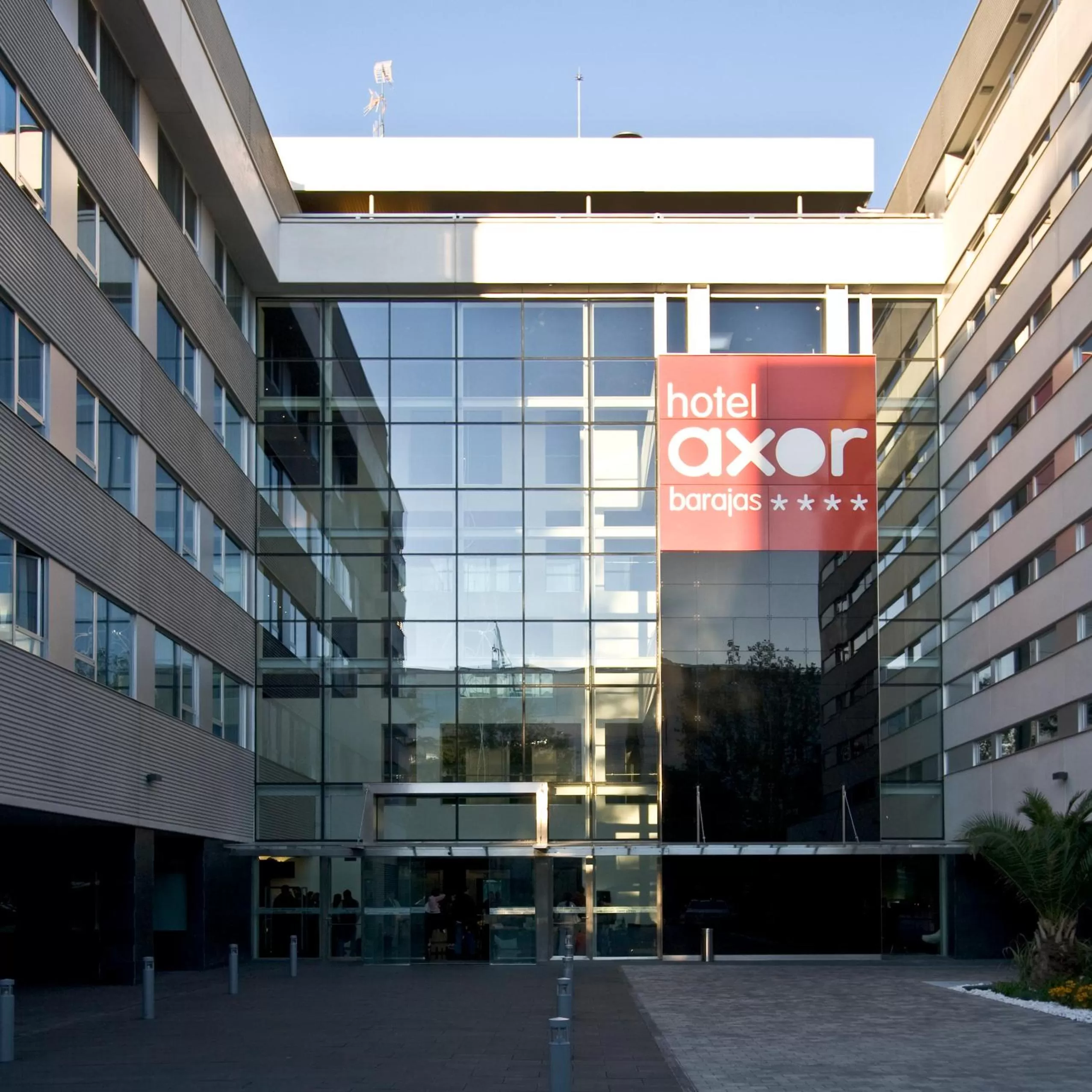 Facade/entrance in Axor Barajas