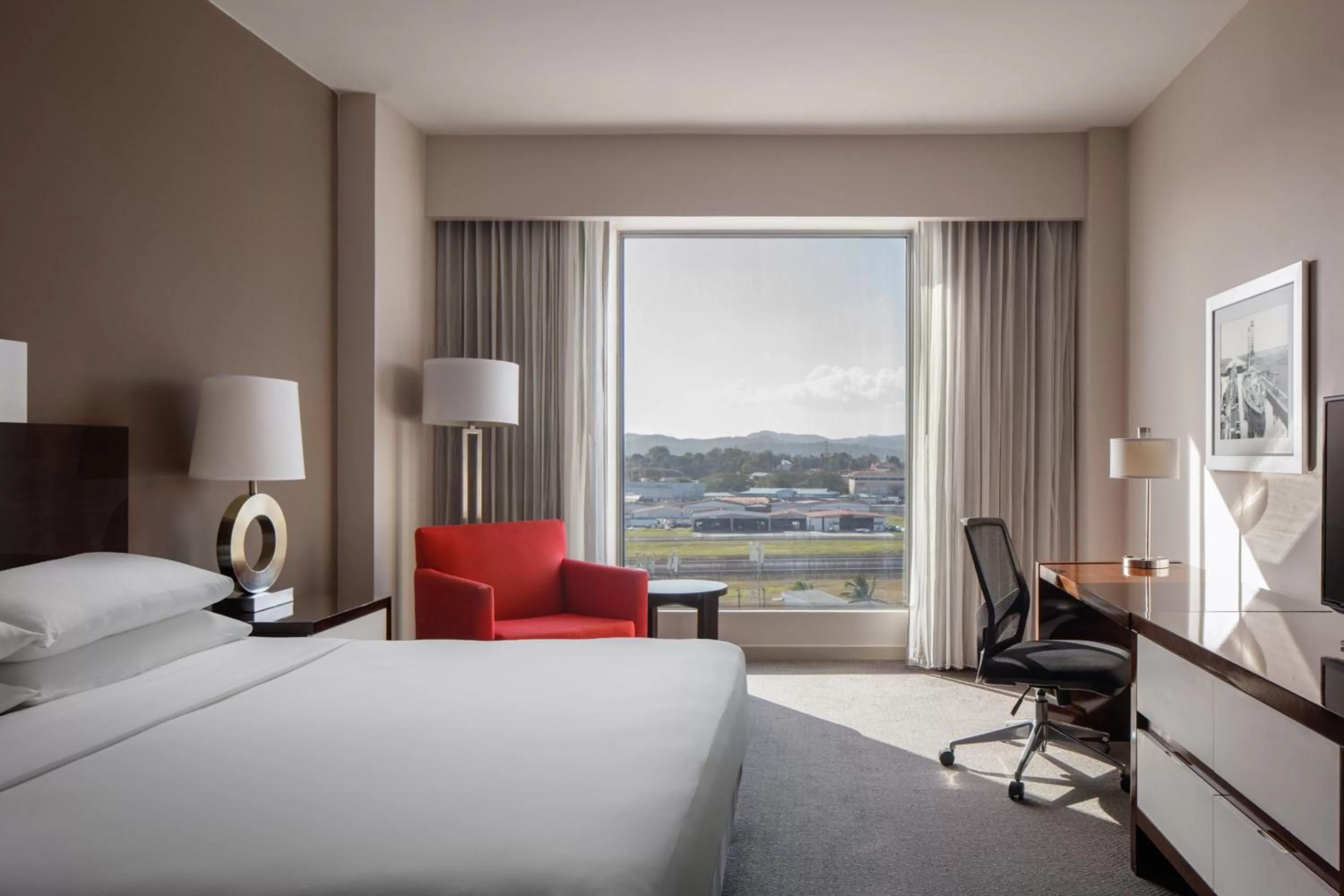 Standard King Room in Marriott Panama Hotel