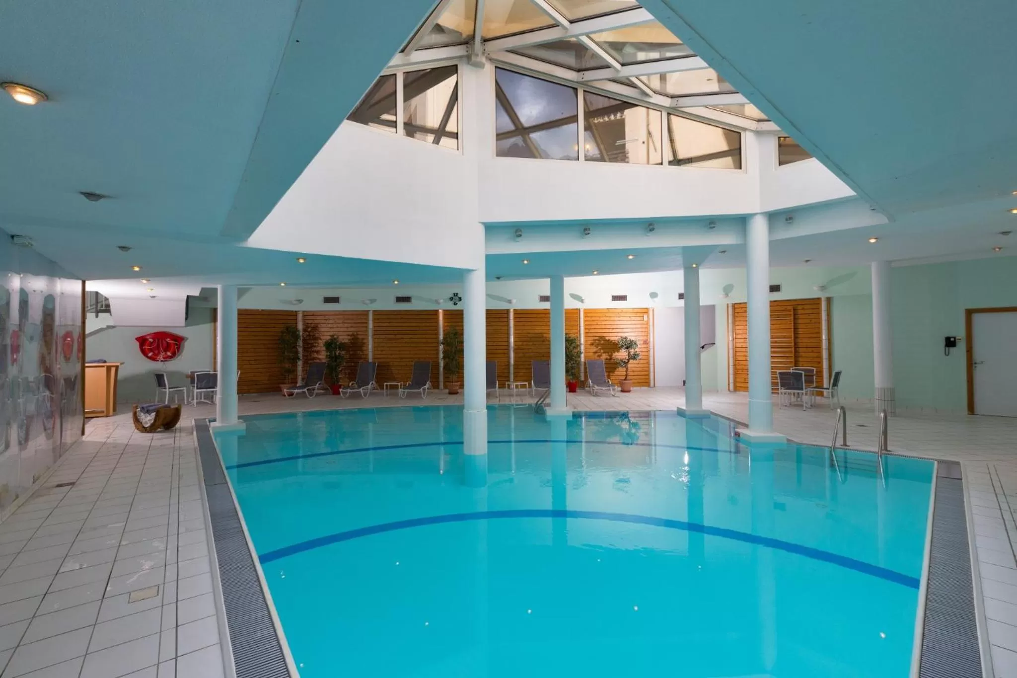 Swimming pool in Les Balcons du Savoy