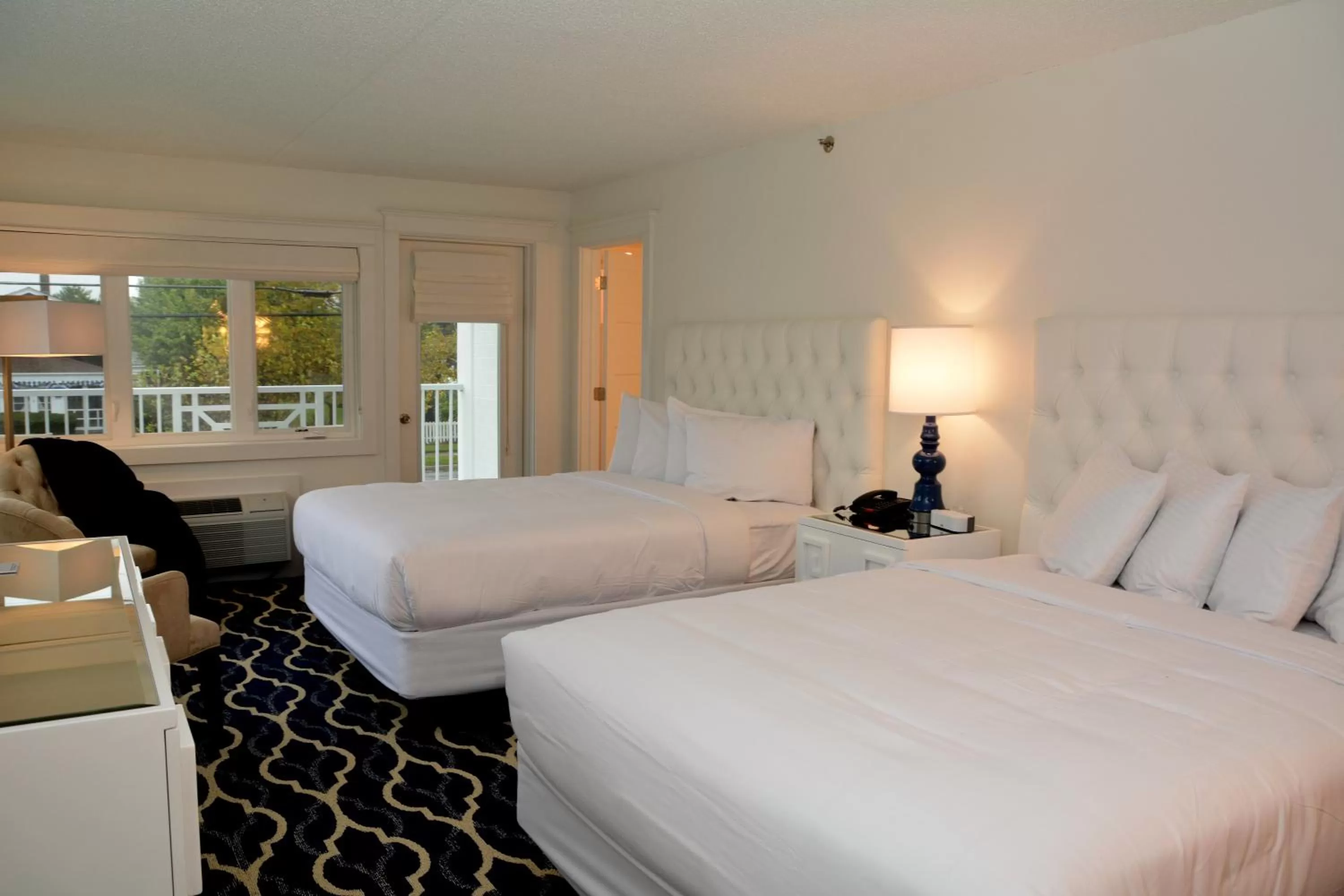 Photo of the whole room, Bed in ICONA Cape May