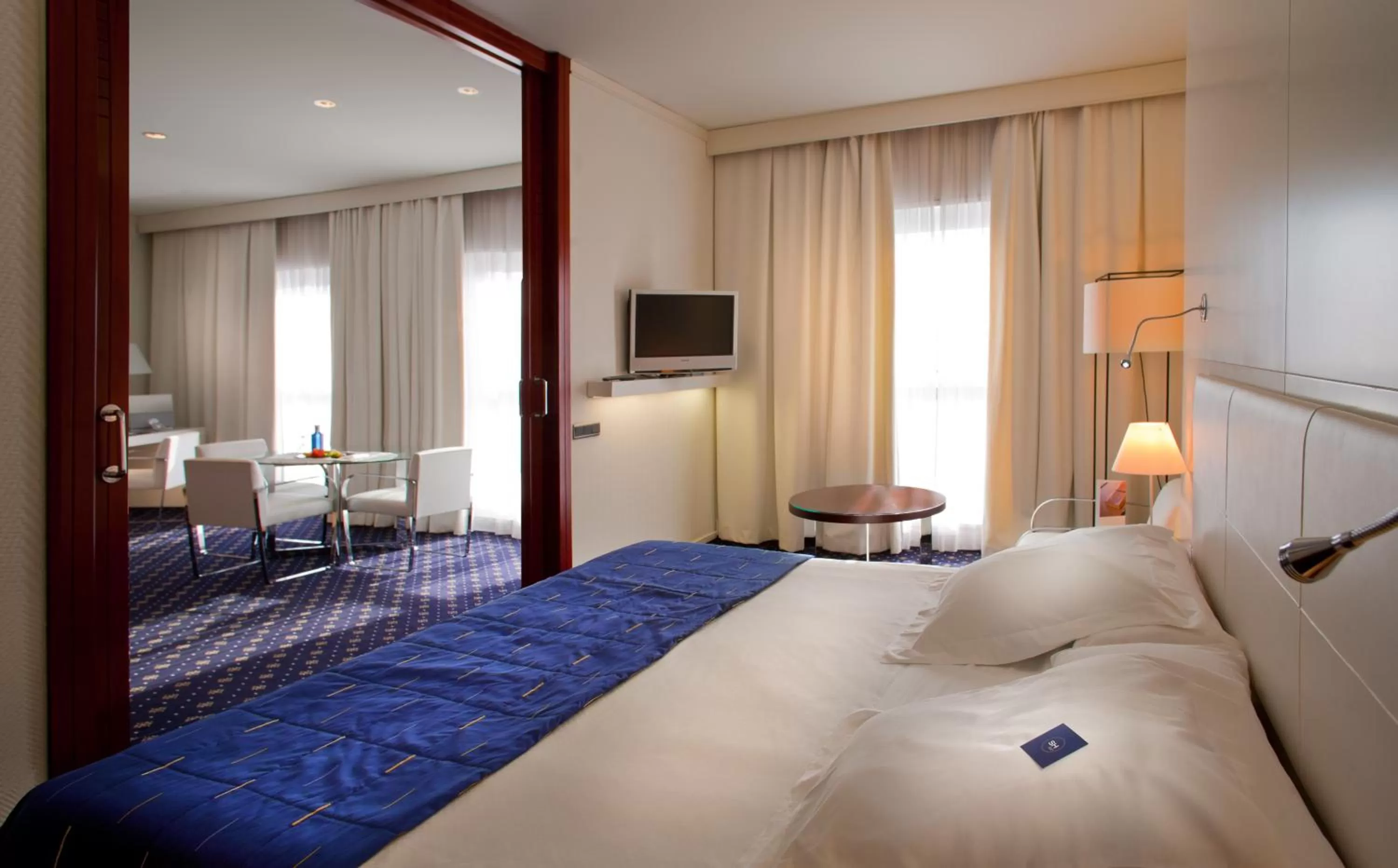 Bed in SH Valencia Palace