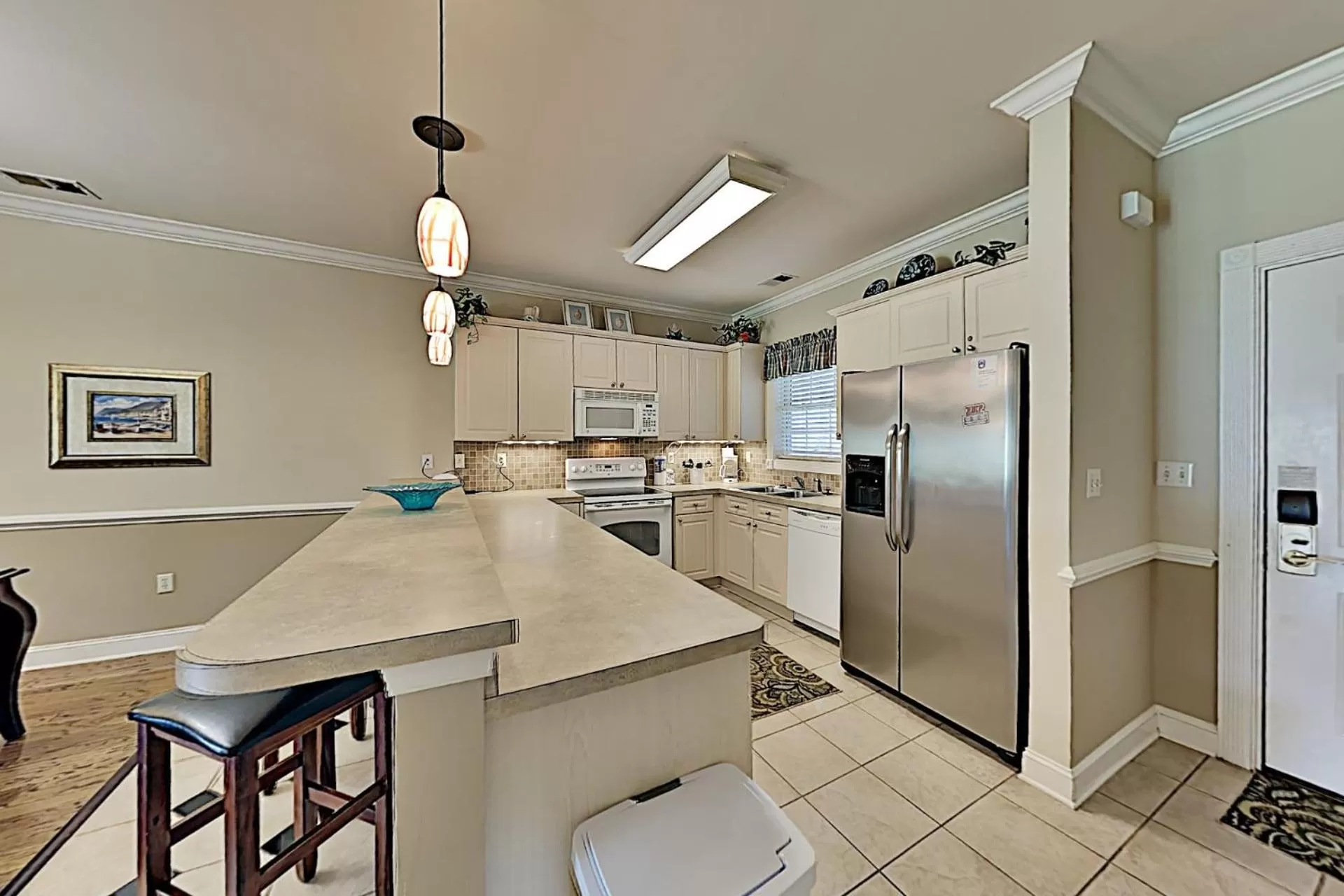 Kitchen or kitchenette in Myrtlewood Condos