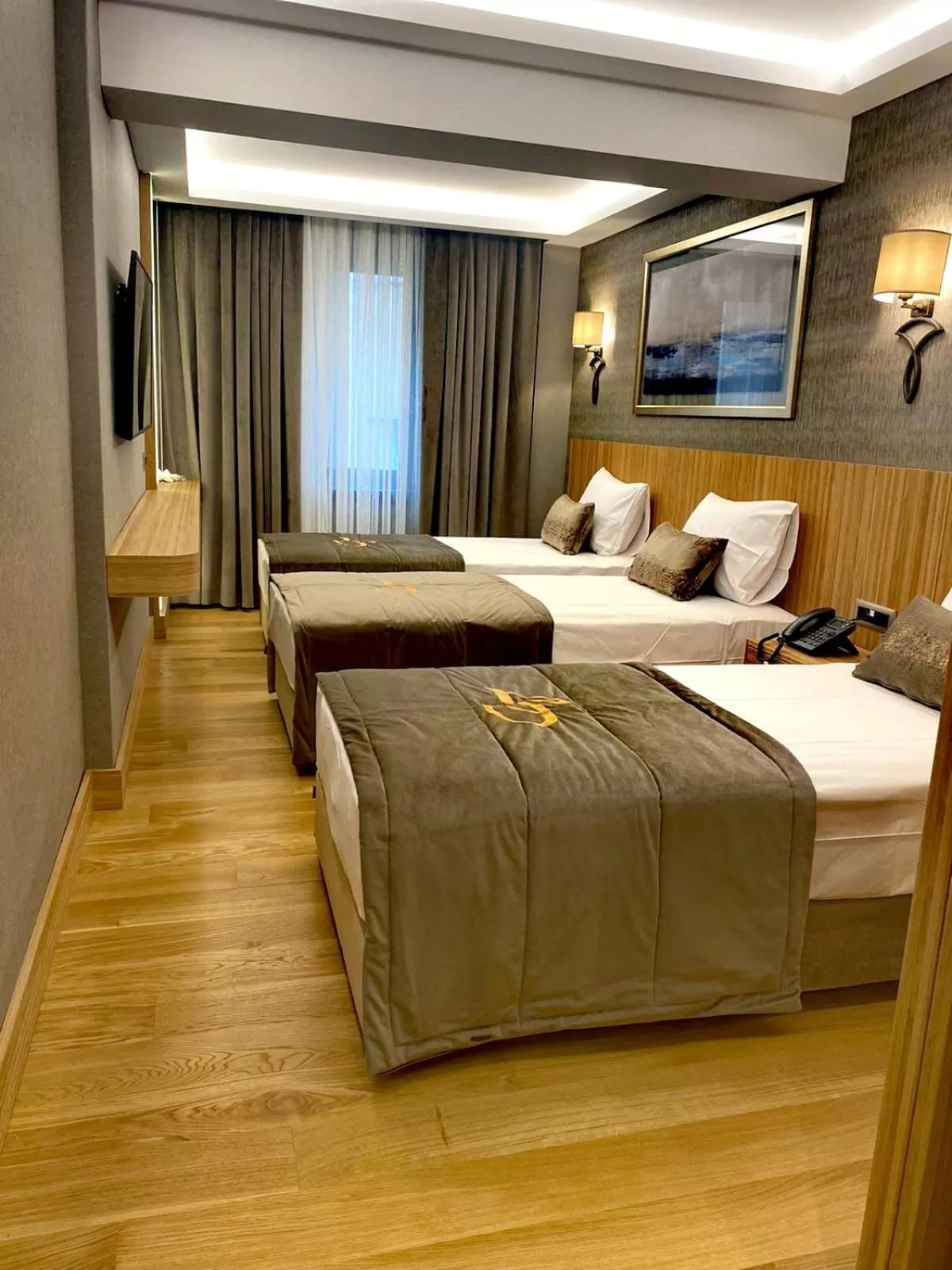 Photo of the whole room, Bed in Lady Diana Hotel