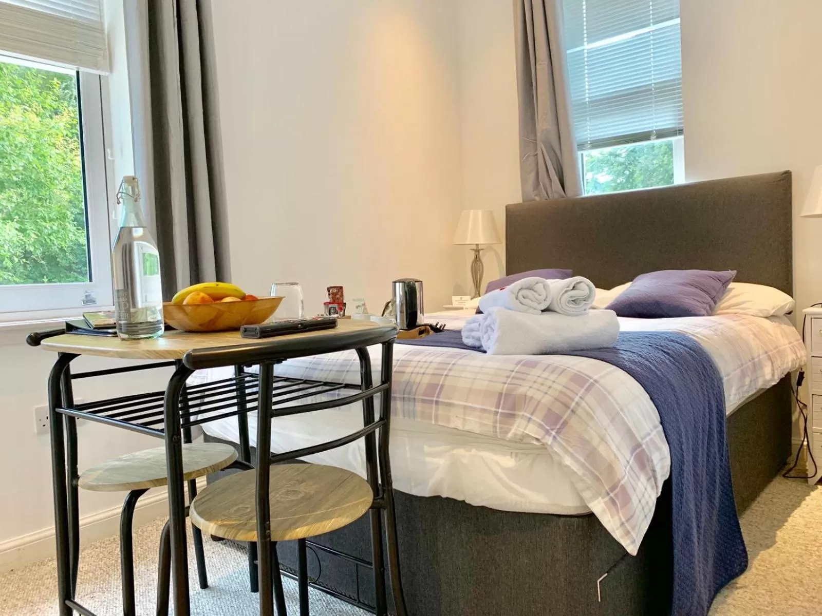 Bedroom, Bed in Drumdevan Country House, Inverness