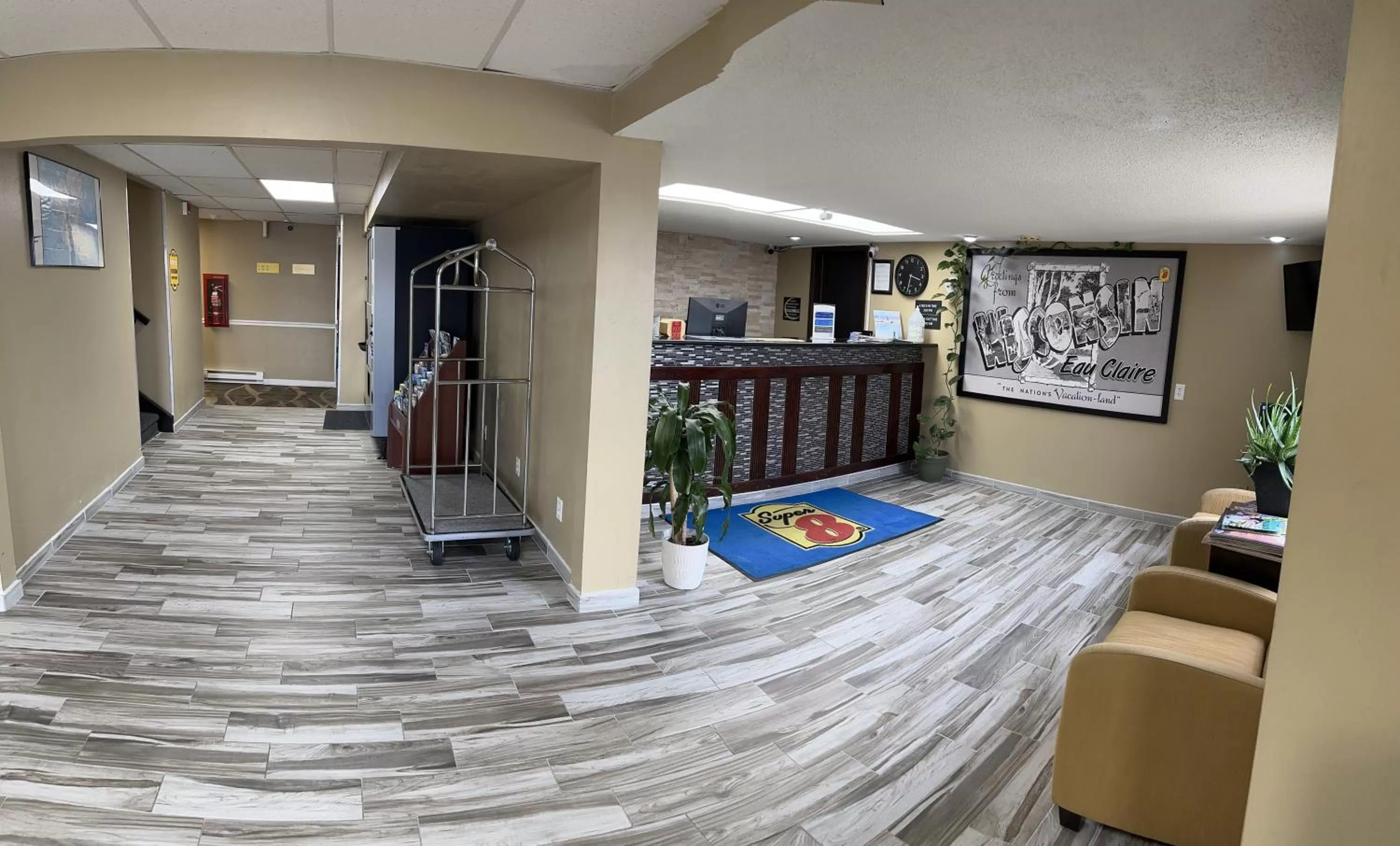 Lobby or reception in Super 8 by Wyndham Eau Claire WI