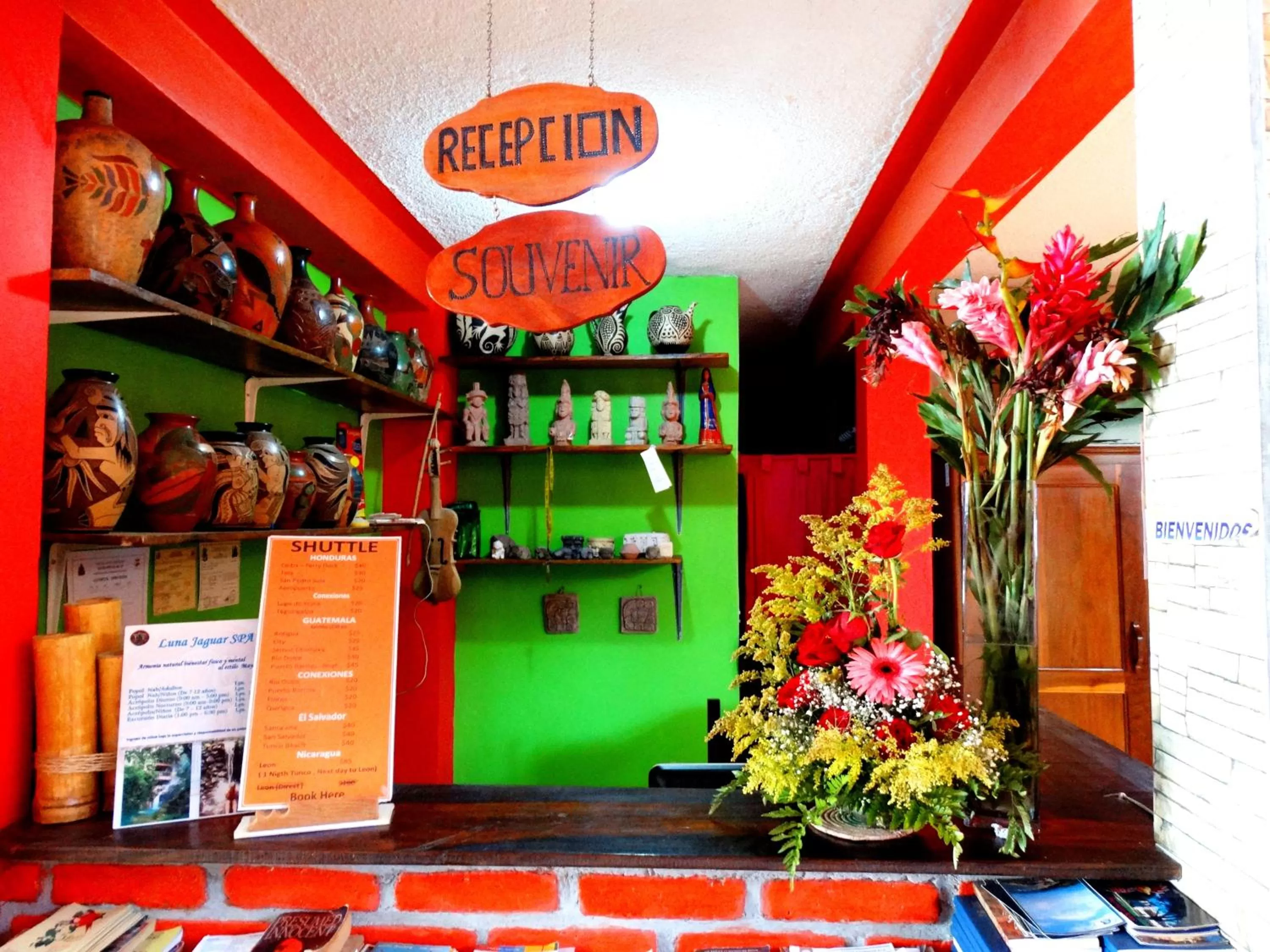 Hotel & Hostal Yaxkin Copan