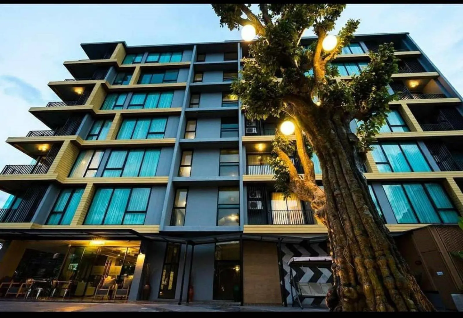 Property building in Sanae' Hotel Nimman
